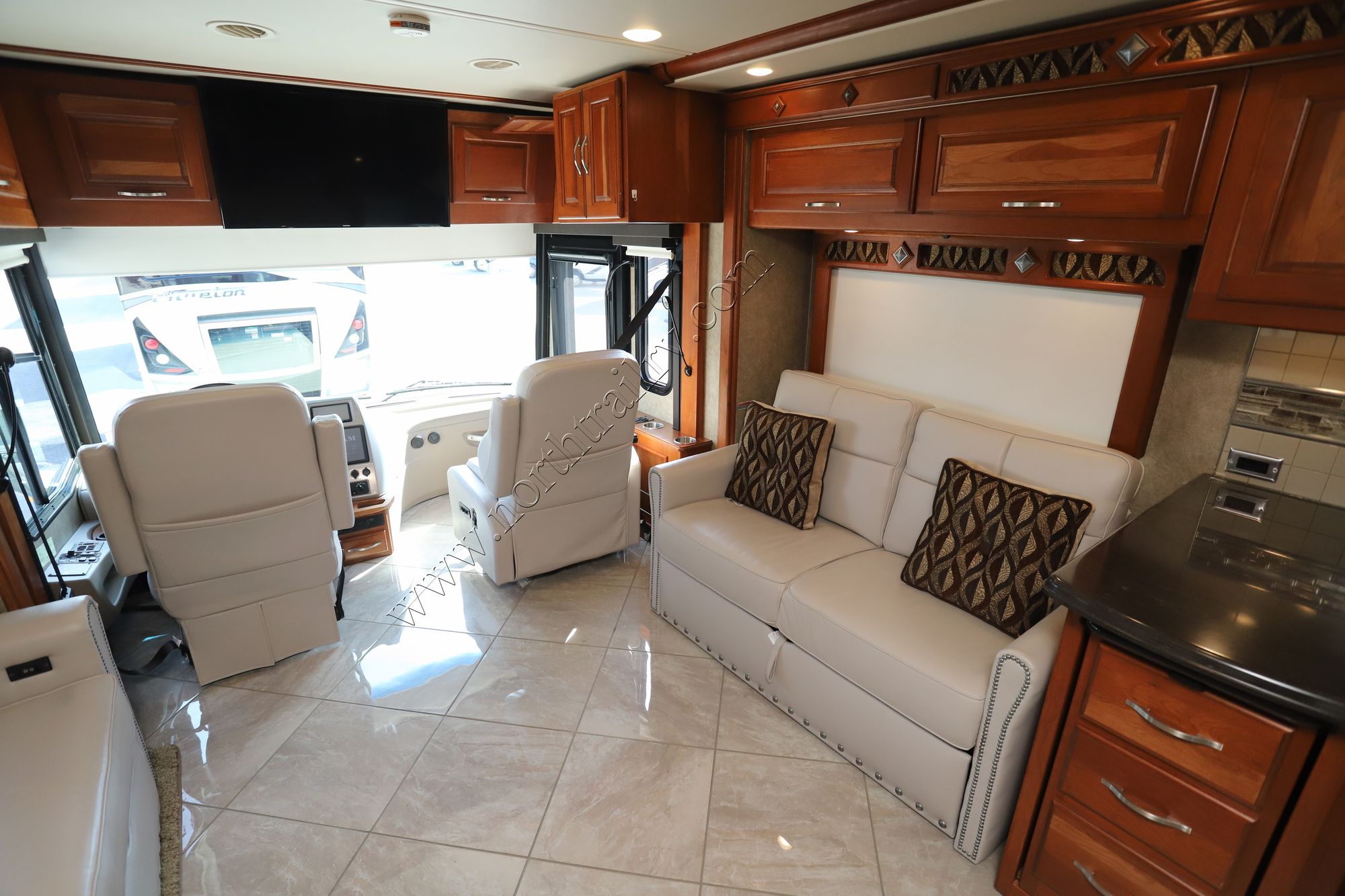 Used 2017 Winnebago Journey 36M Class A  For Sale