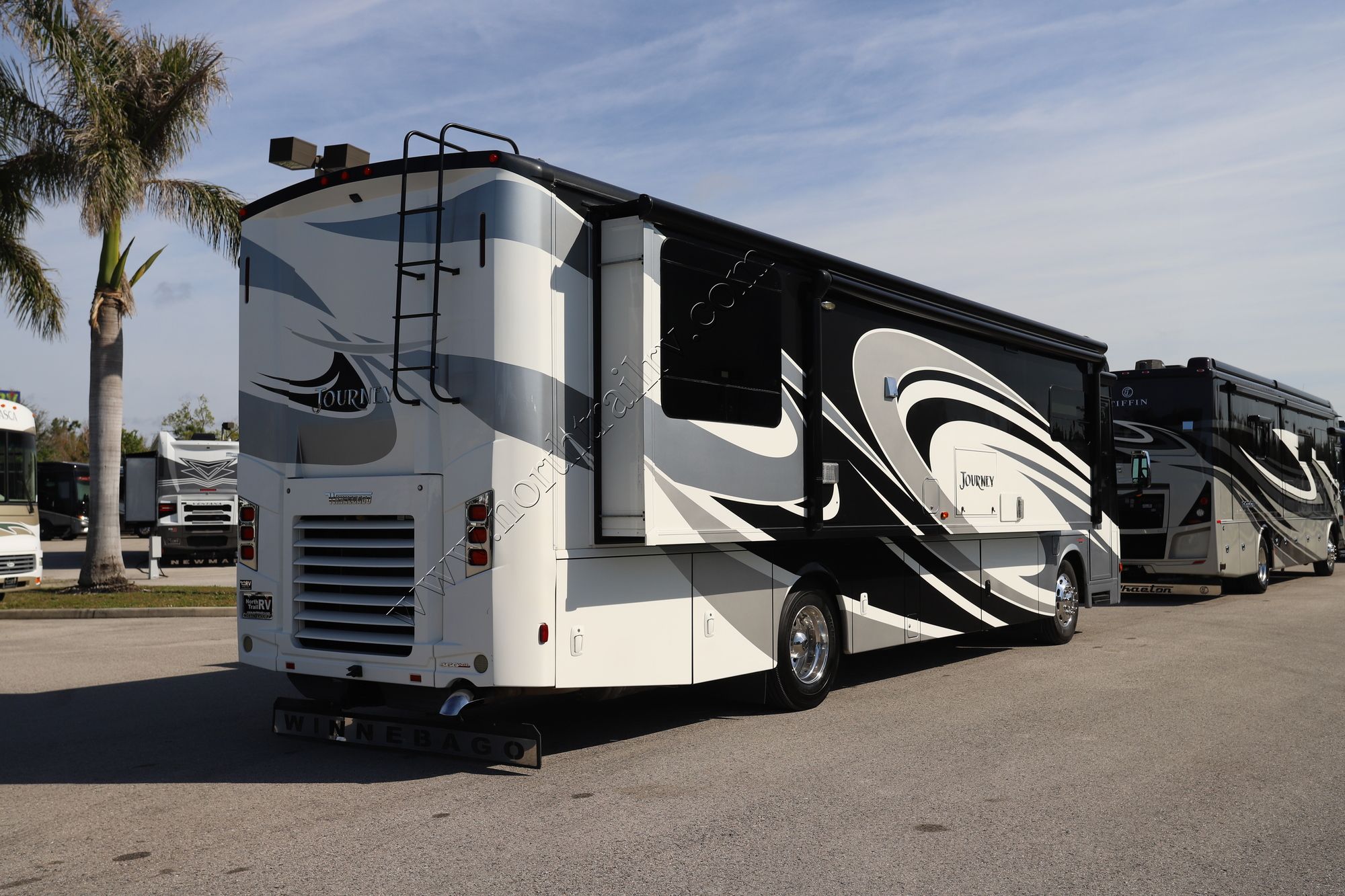 Used 2017 Winnebago Journey 36M Class A  For Sale