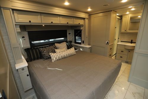 2025 Tiffin Motor Homes Allegro Bay 38BB Super C