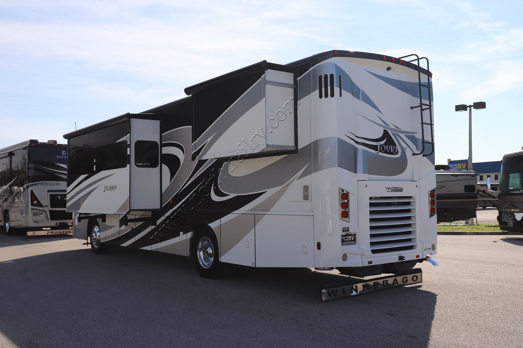 Used 2017 Winnebago Journey 36M Class A  For Sale