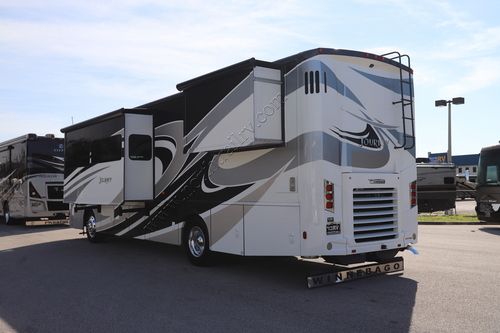 2017 Winnebago Journey 36M