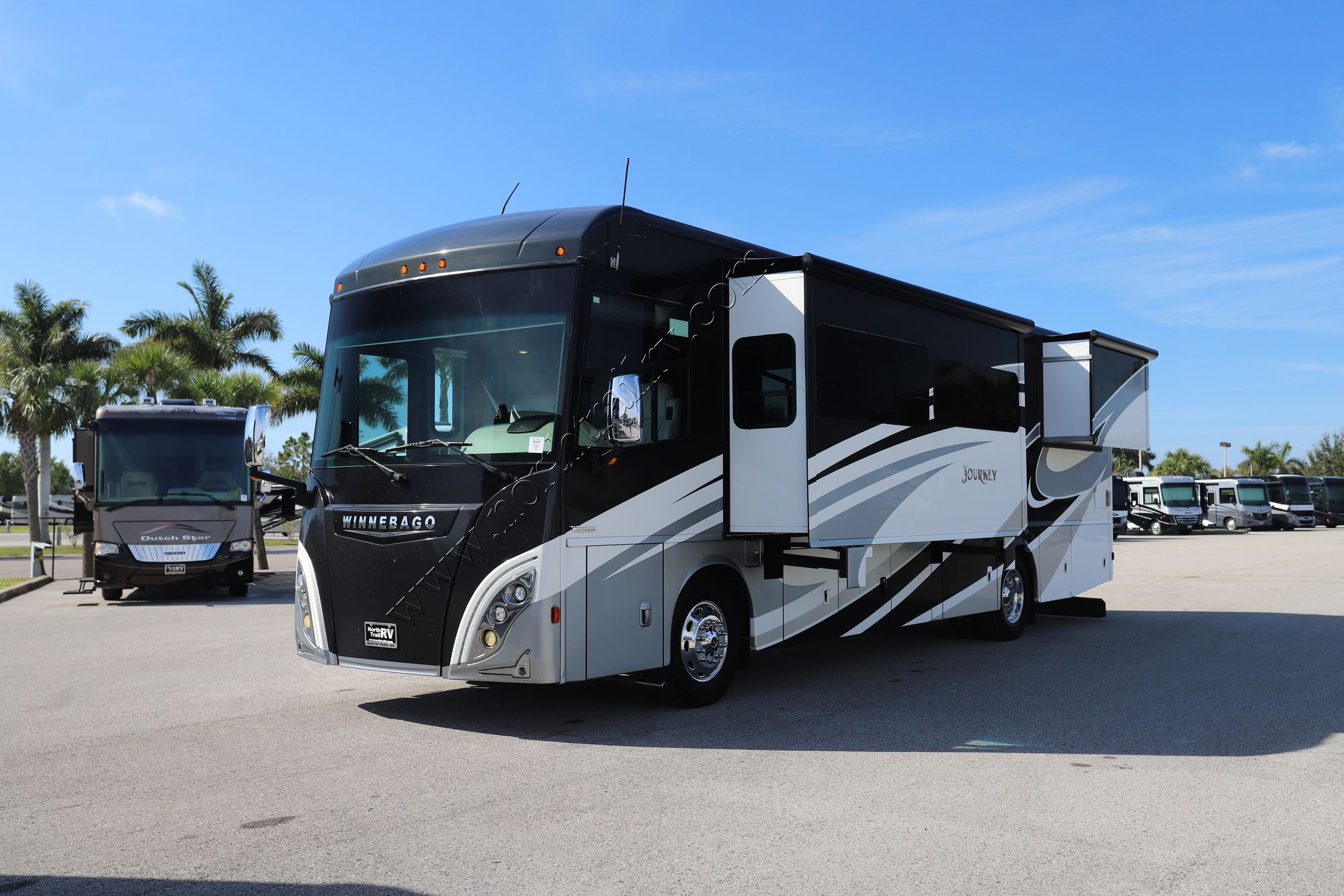 Used 2017 Winnebago Journey 36M Class A  For Sale