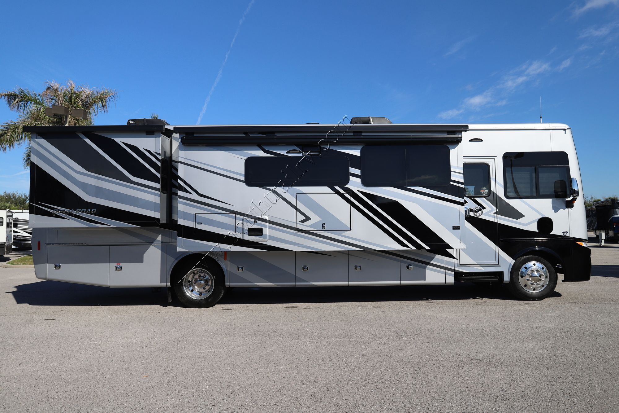 New 2025 Tiffin Motor Homes Allegro 34PA Class A  For Sale