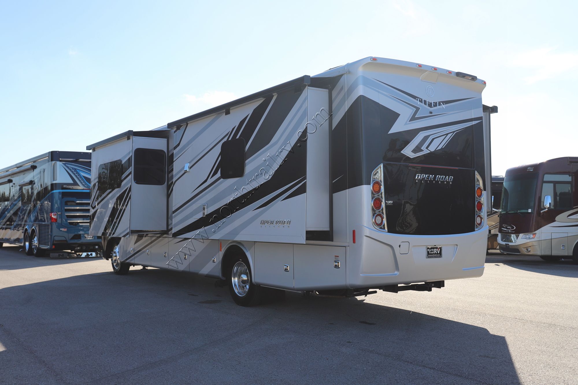 New 2025 Tiffin Motor Homes Allegro 34PA Class A  For Sale