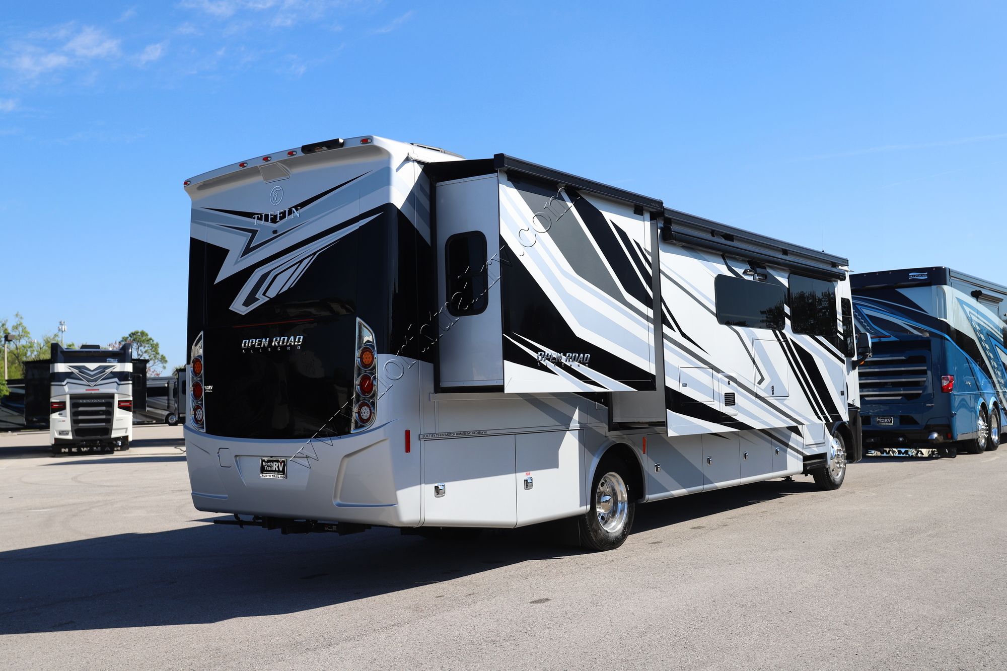 New 2025 Tiffin Motor Homes Allegro 34PA Class A  For Sale