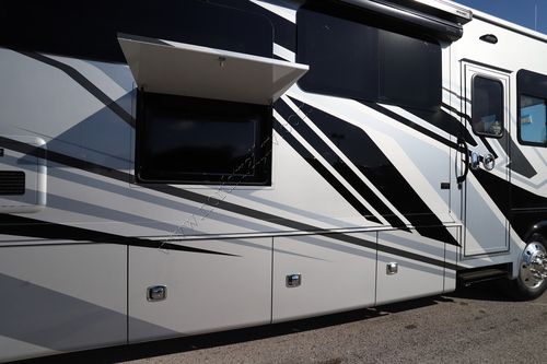 2025 Tiffin Motor Homes Allegro 34PA