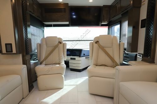 2025 Newmar London Aire 4595