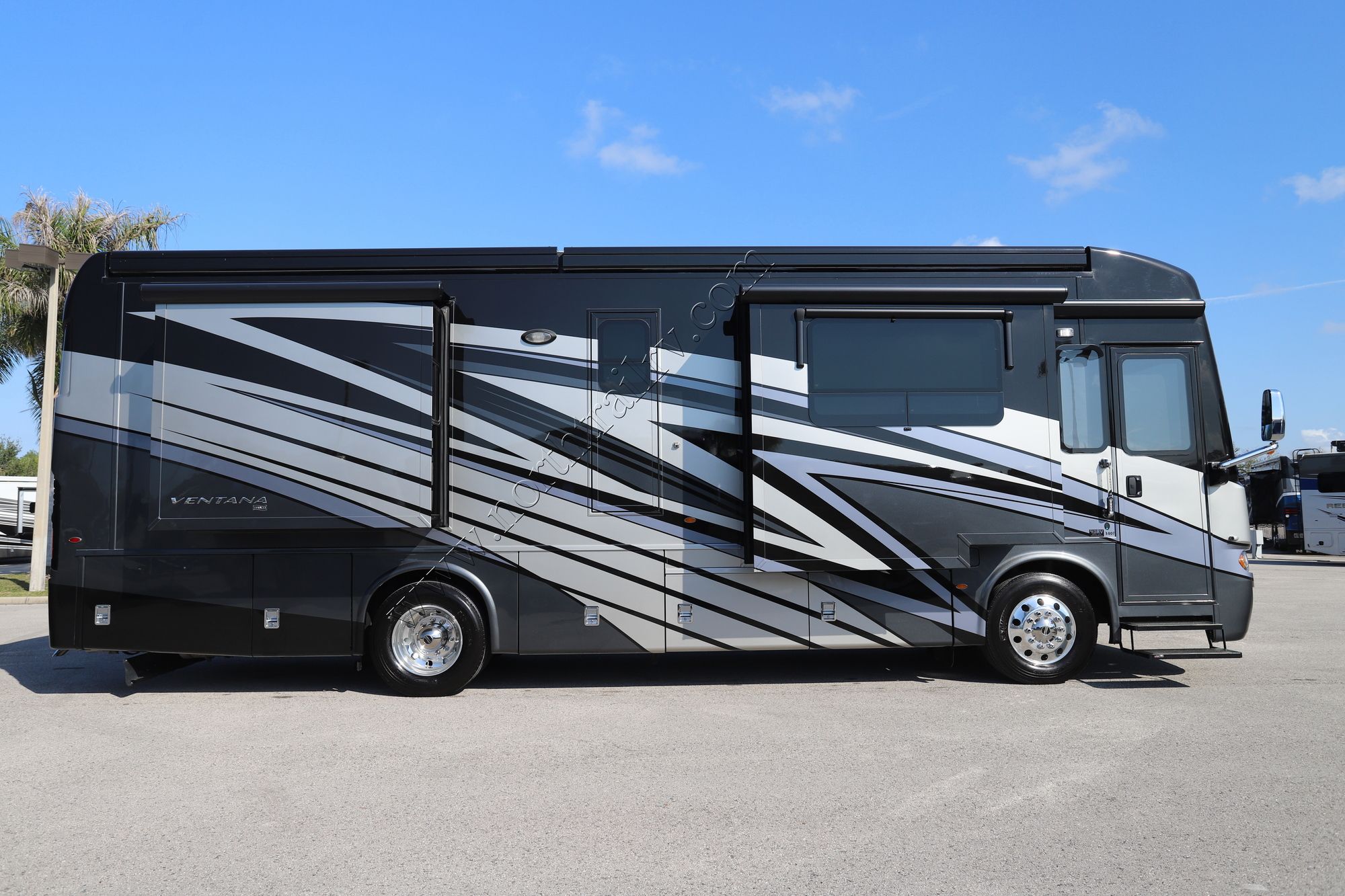 Used 2023 Newmar Ventana 3407 Class A  For Sale