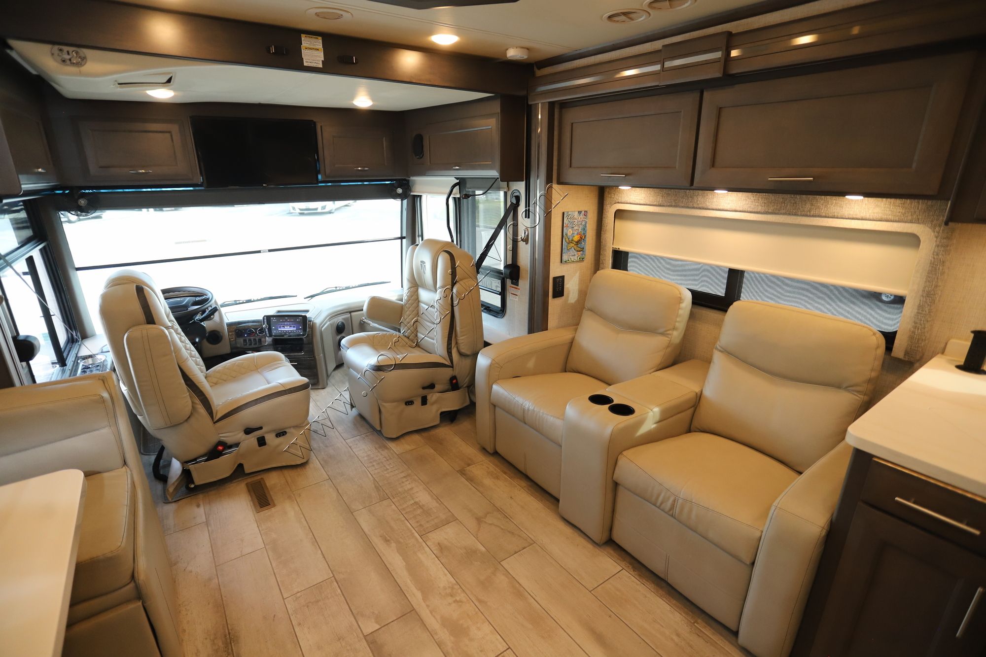 Used 2022 Thor Aria 3401 Class A  For Sale