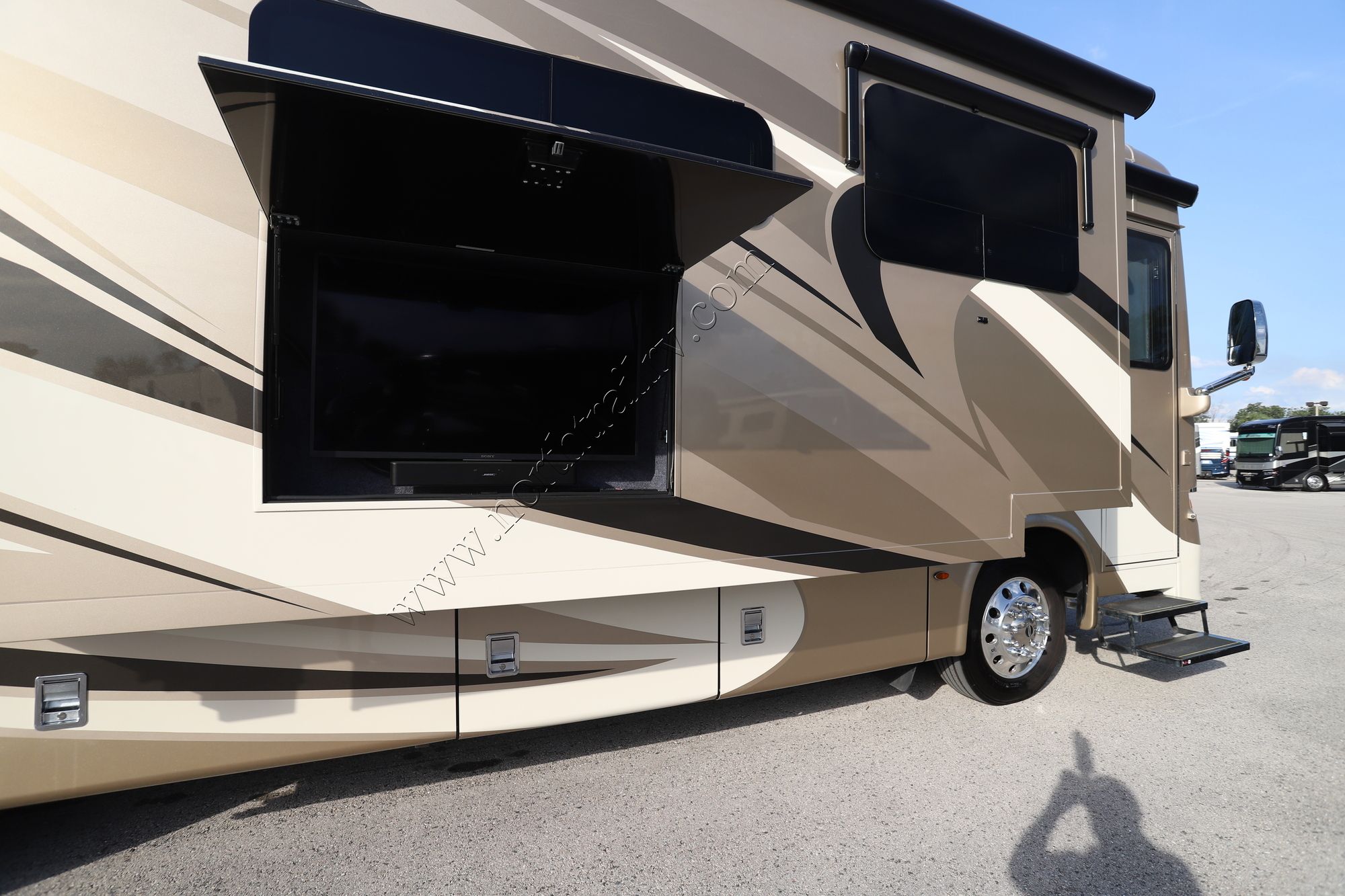 Used 2019 Newmar Ventana 3412 Class A  For Sale