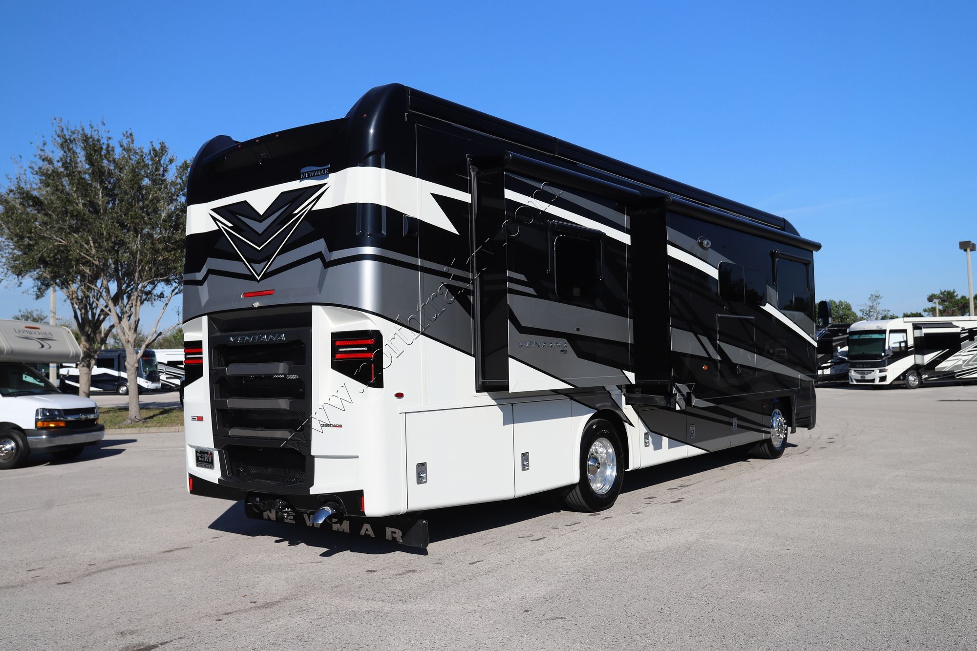 New 2025 Newmar Ventana 3512 Class A  For Sale