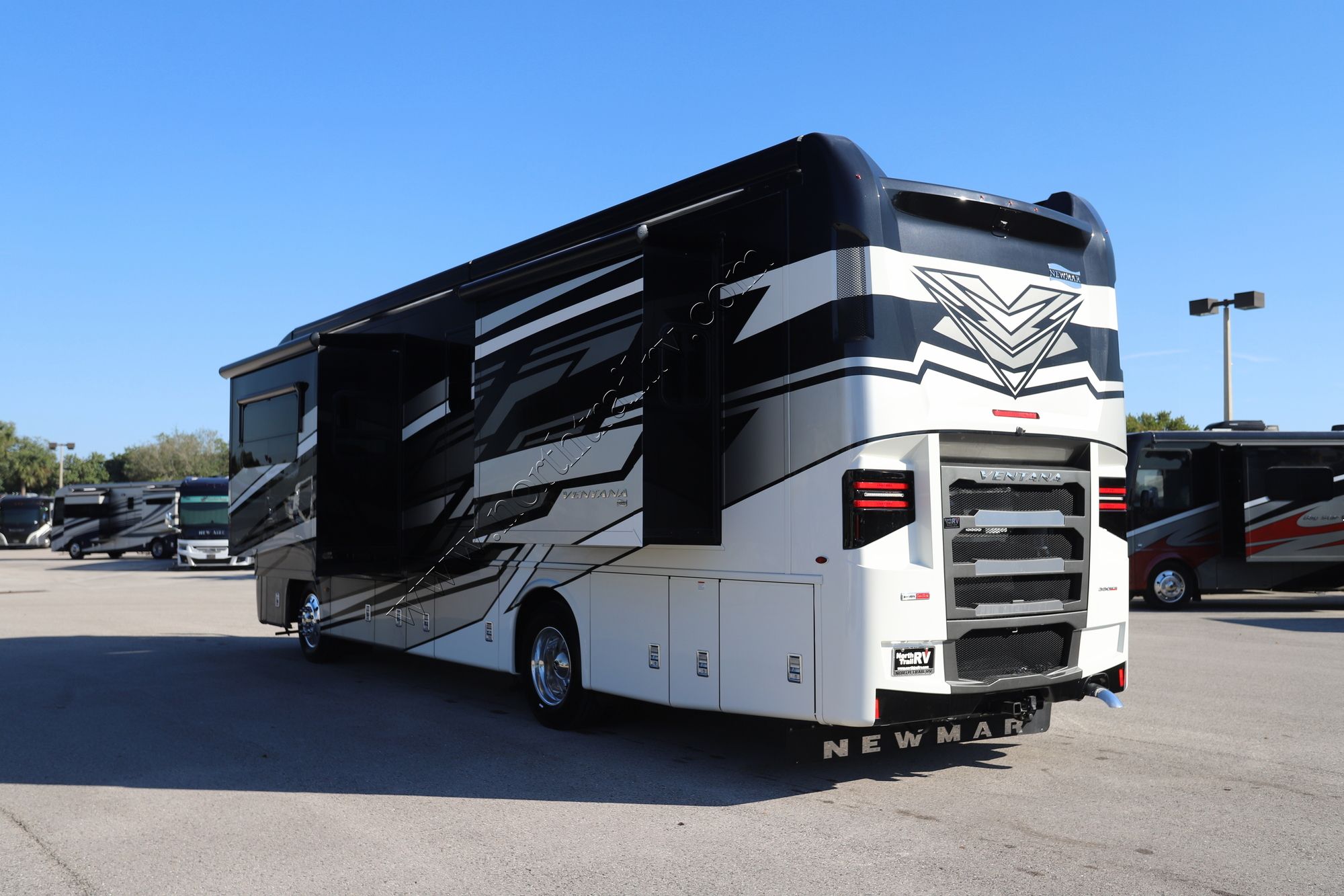 New 2025 Newmar Ventana 3512 Class A  For Sale