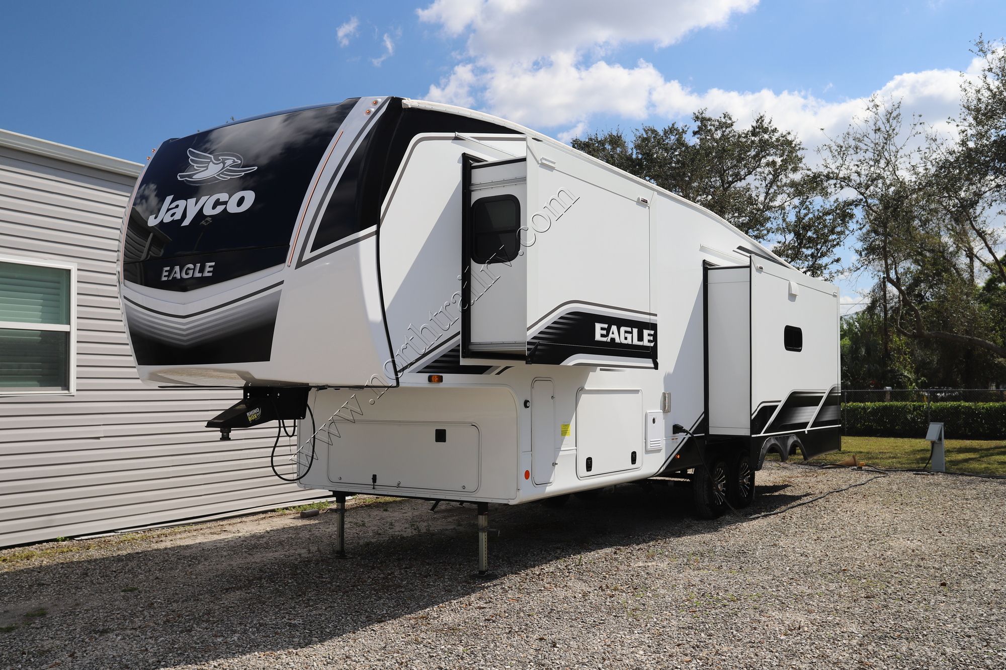 Used 2024 Jayco Eagle 321RSTS Fifth Wheel  For Sale