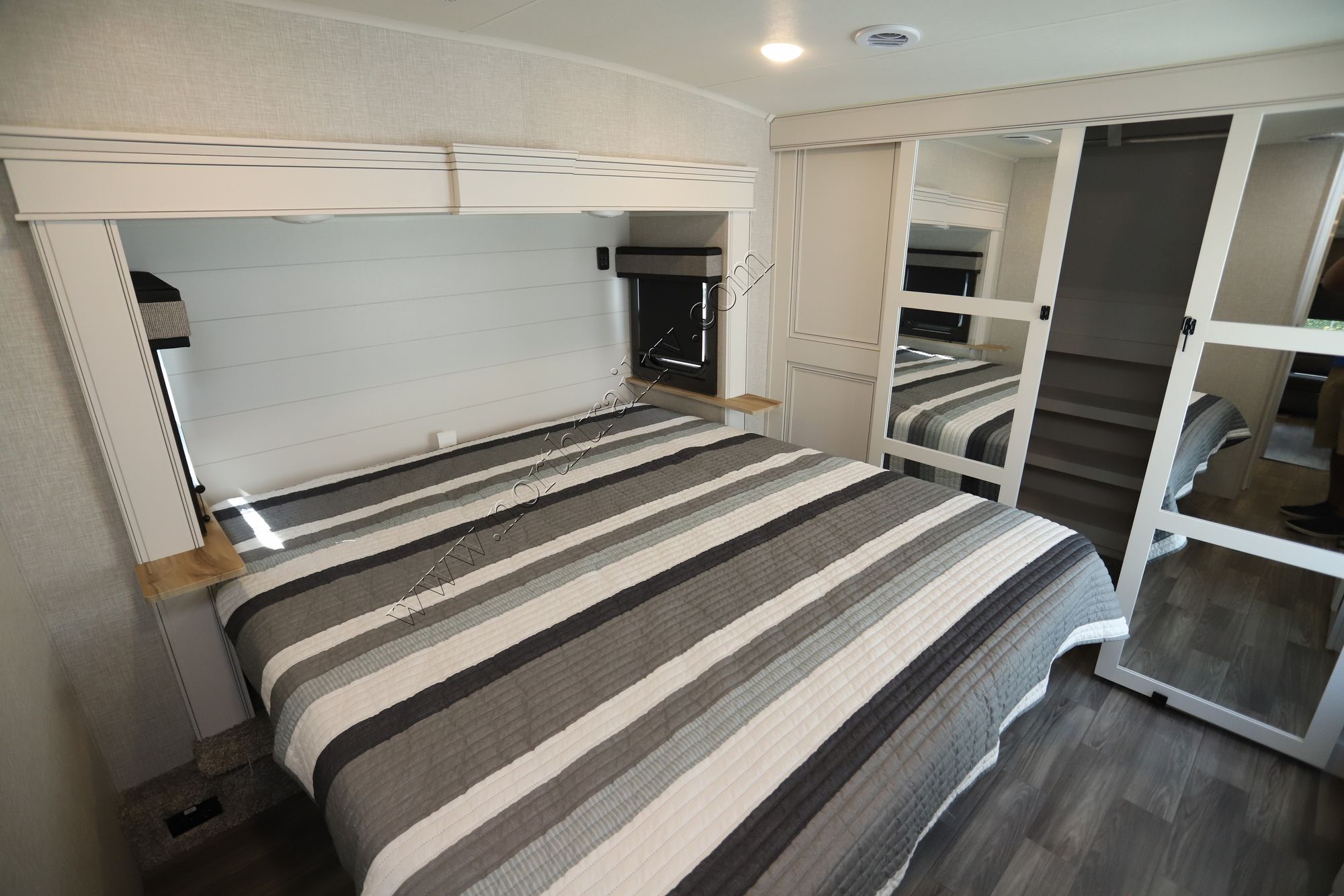 Used 2024 Jayco Eagle 321RSTS Fifth Wheel  For Sale