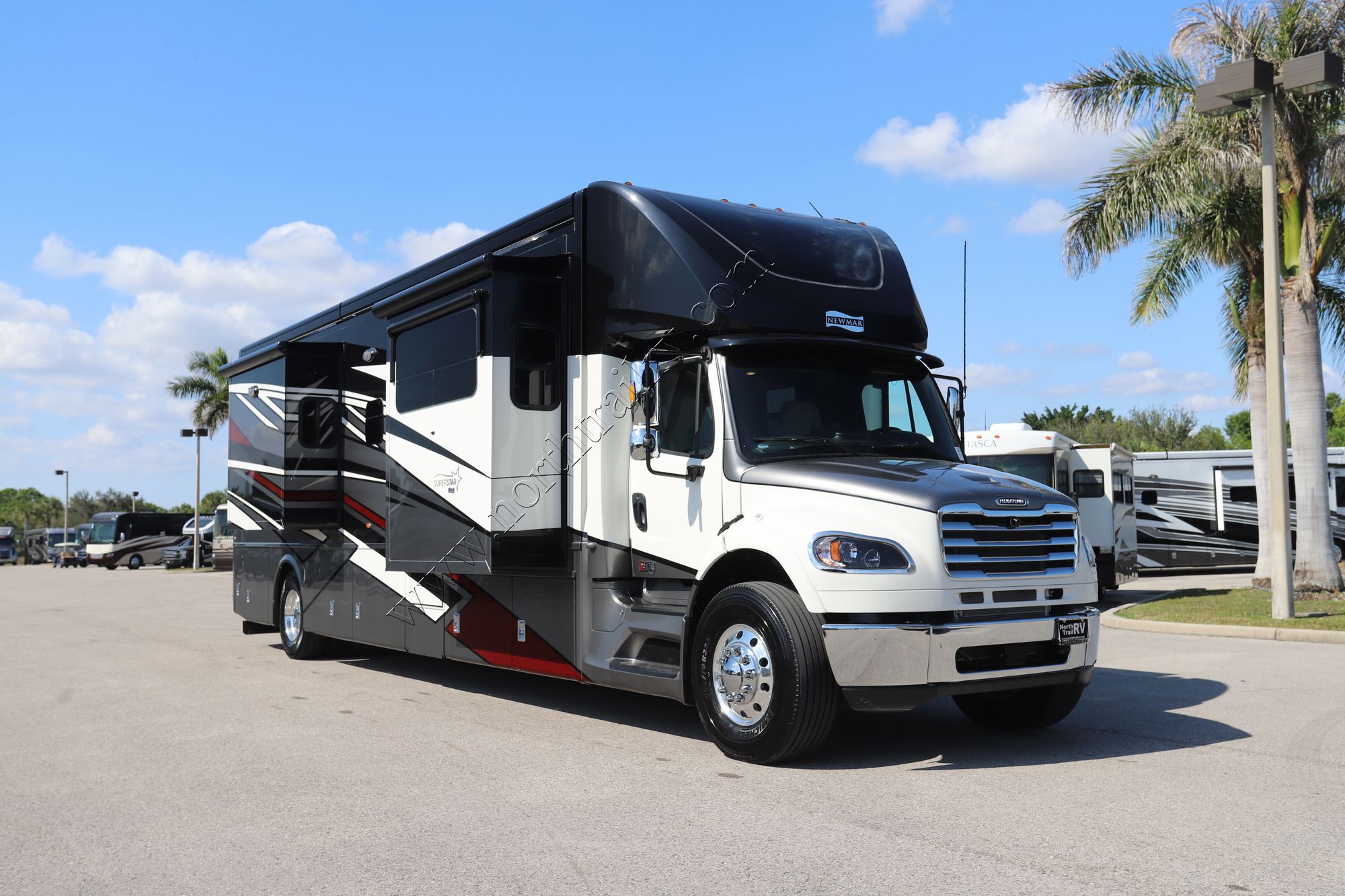 New 2025 Newmar Super Star 4059 Super C  For Sale