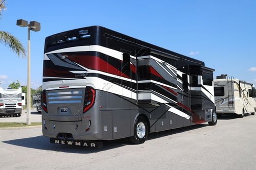 2025 Newmar Super Star 4059 Super C