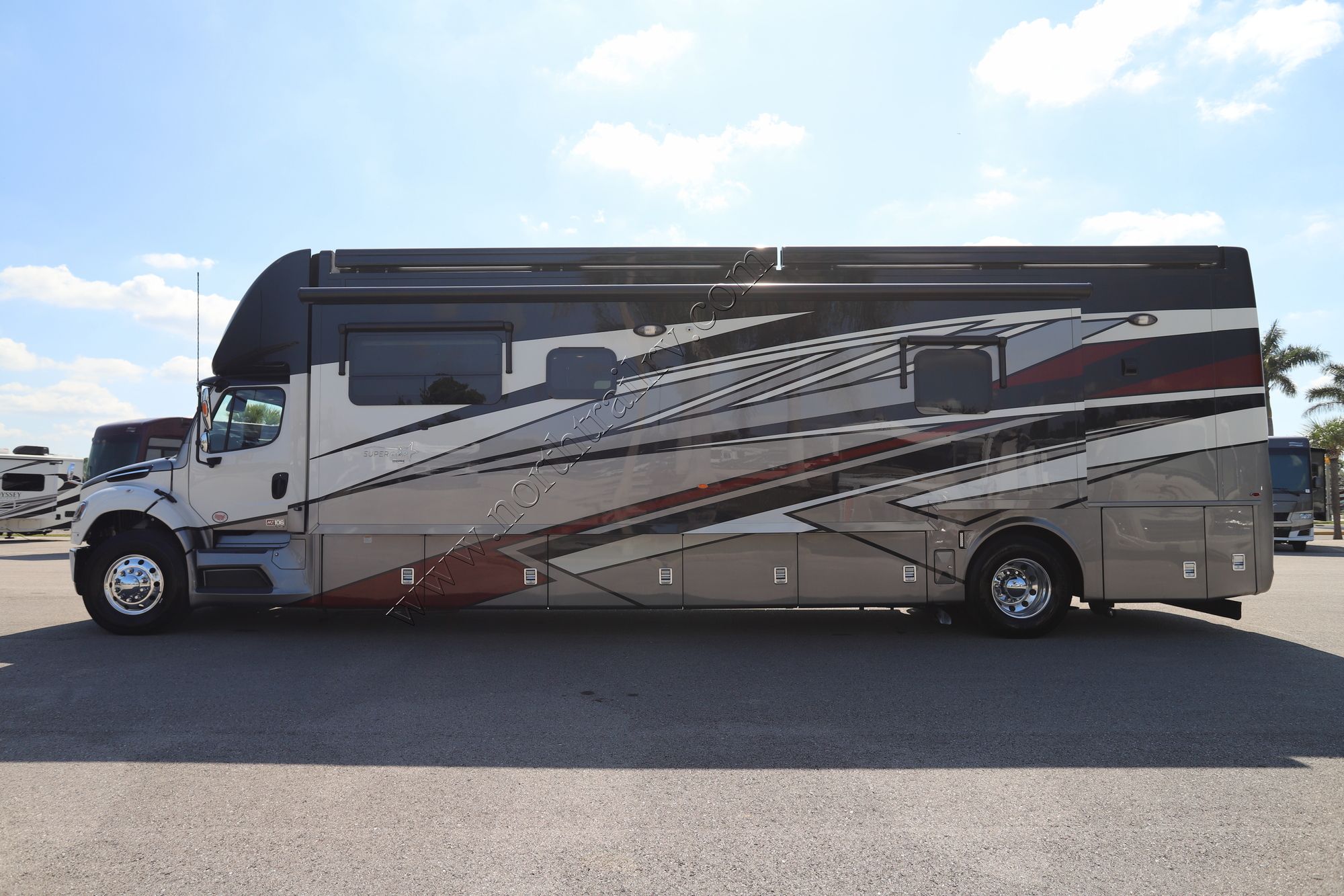 New 2025 Newmar Super Star 4059 Super C  For Sale