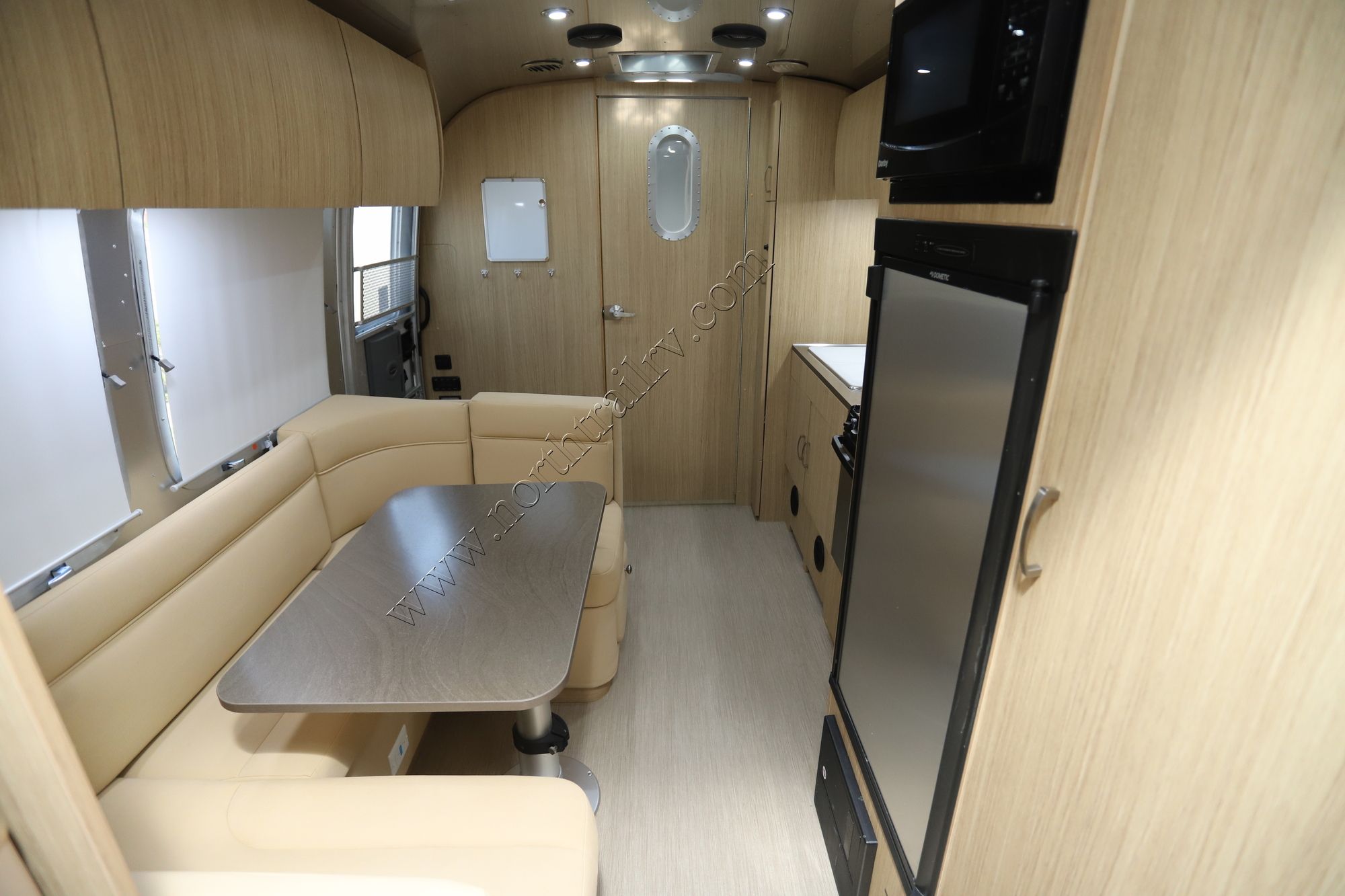 Used 2019 Airstream Flying Cloud 23FB Travel Trailer  For Sale