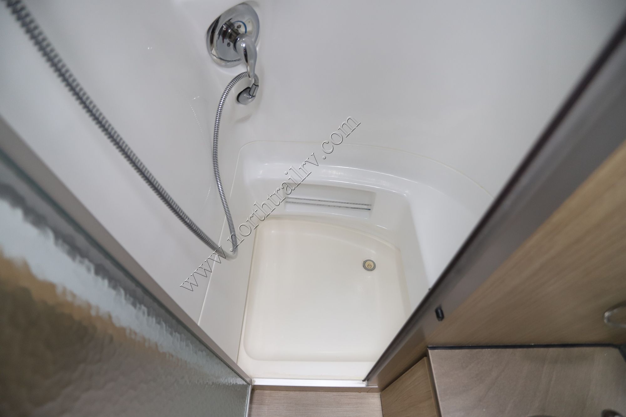 Used 2019 Airstream Flying Cloud 23FB Travel Trailer  For Sale