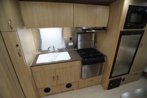 2019 Airstream Flying Cloud 23FB Travel Trailer