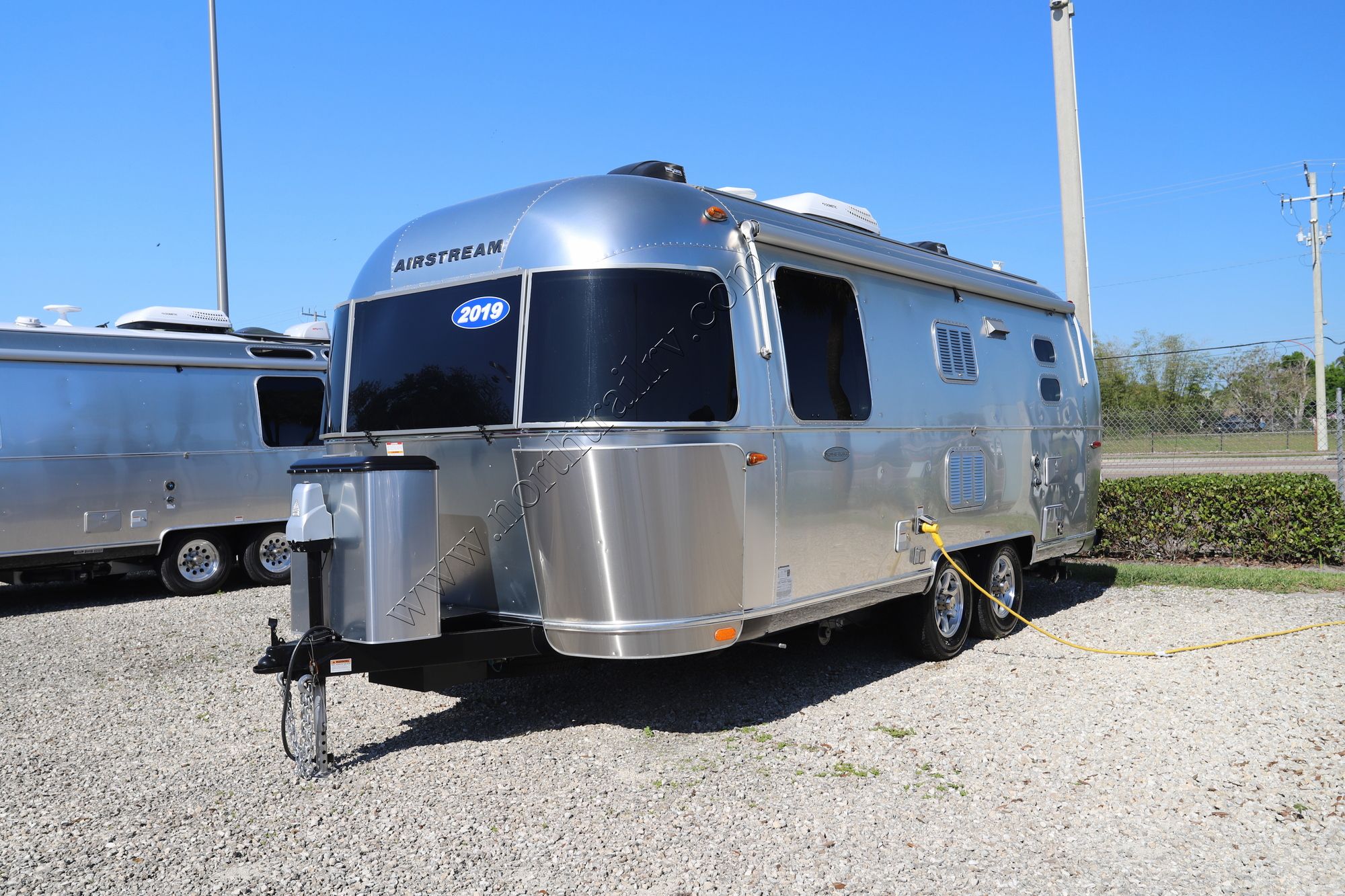 Used 2019 Airstream Flying Cloud 23FB Travel Trailer  For Sale