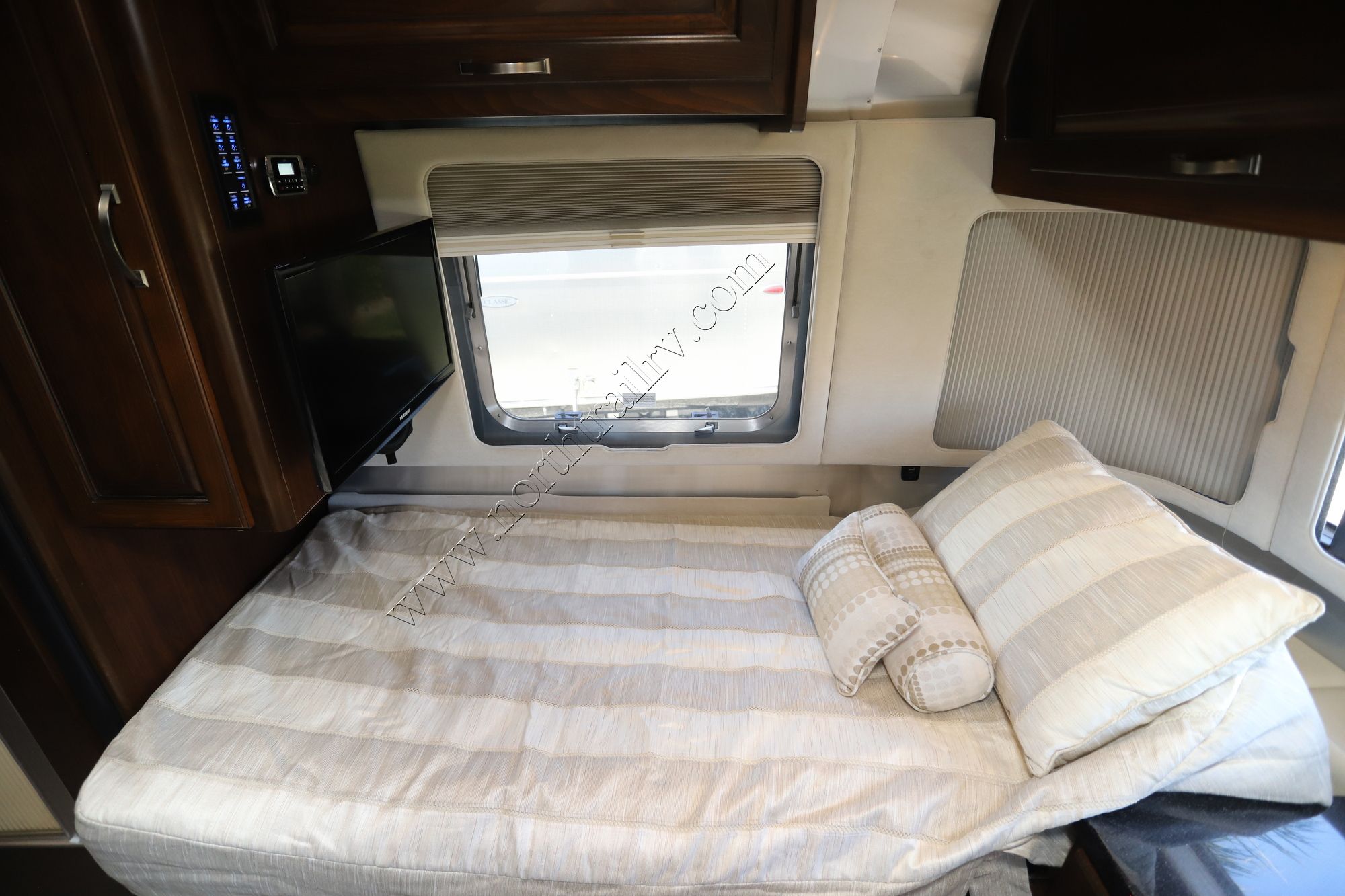 Used 2017 Airstream Classic 30RB Travel Trailer  For Sale