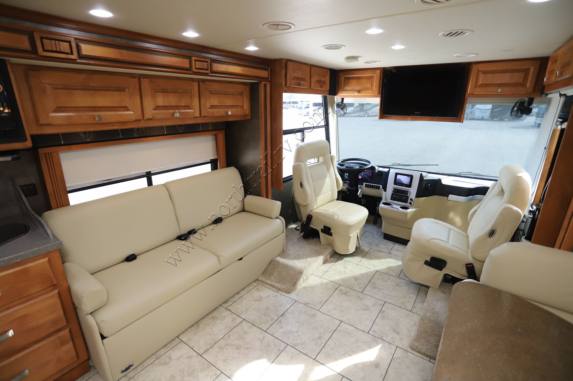 Used 2011 Tiffin Motor Homes Breeze 32BR Class A  For Sale