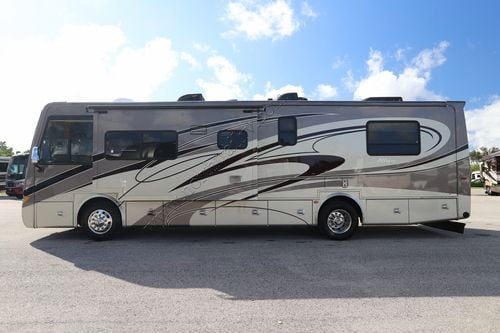 2011 Tiffin Motor Homes Breeze 32BR