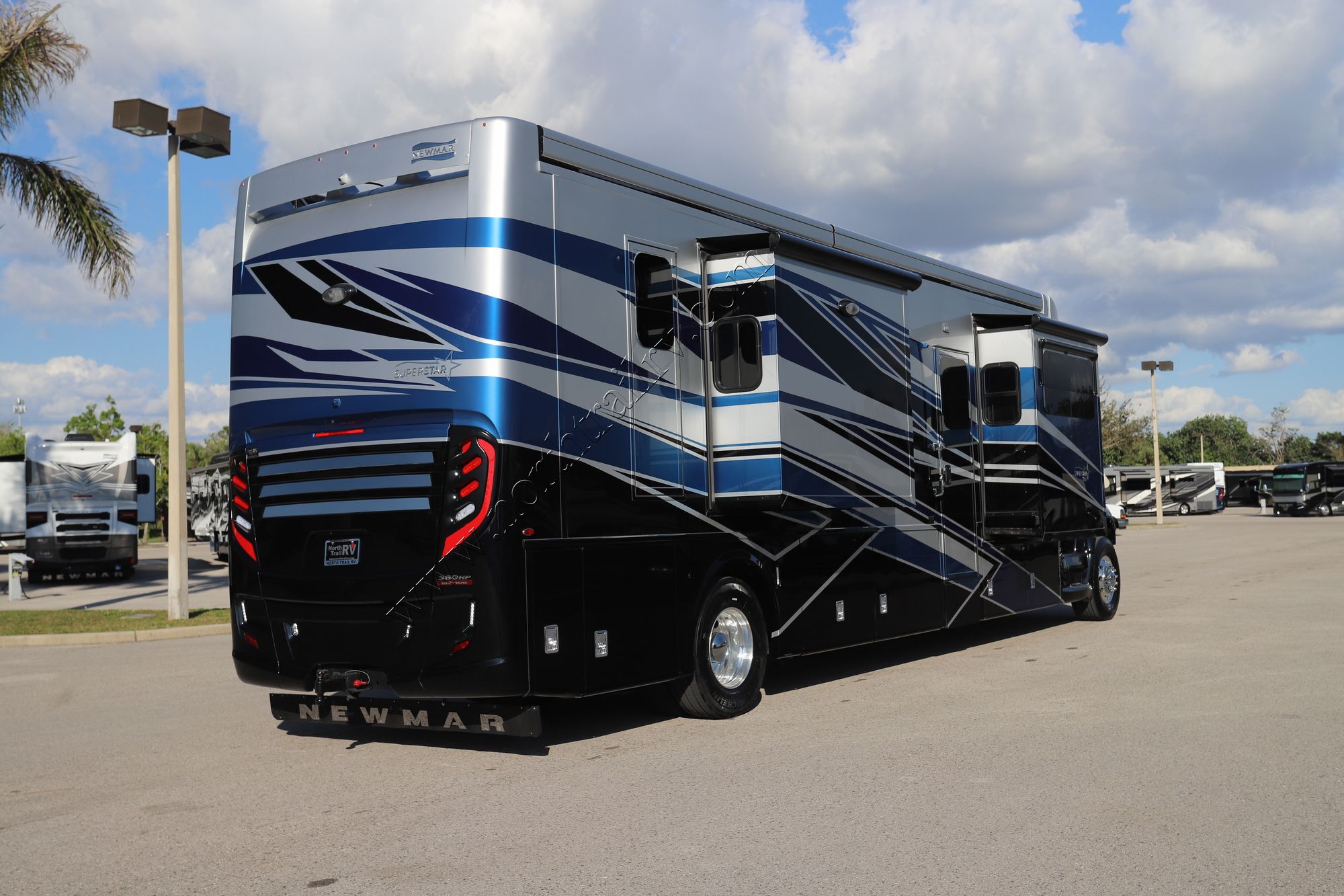 New 2025 Newmar Super Star 4059 Super C  For Sale