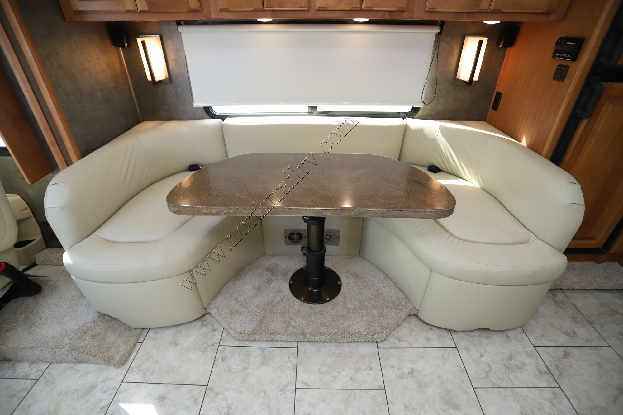 Used 2011 Tiffin Motor Homes Breeze 32BR Class A  For Sale