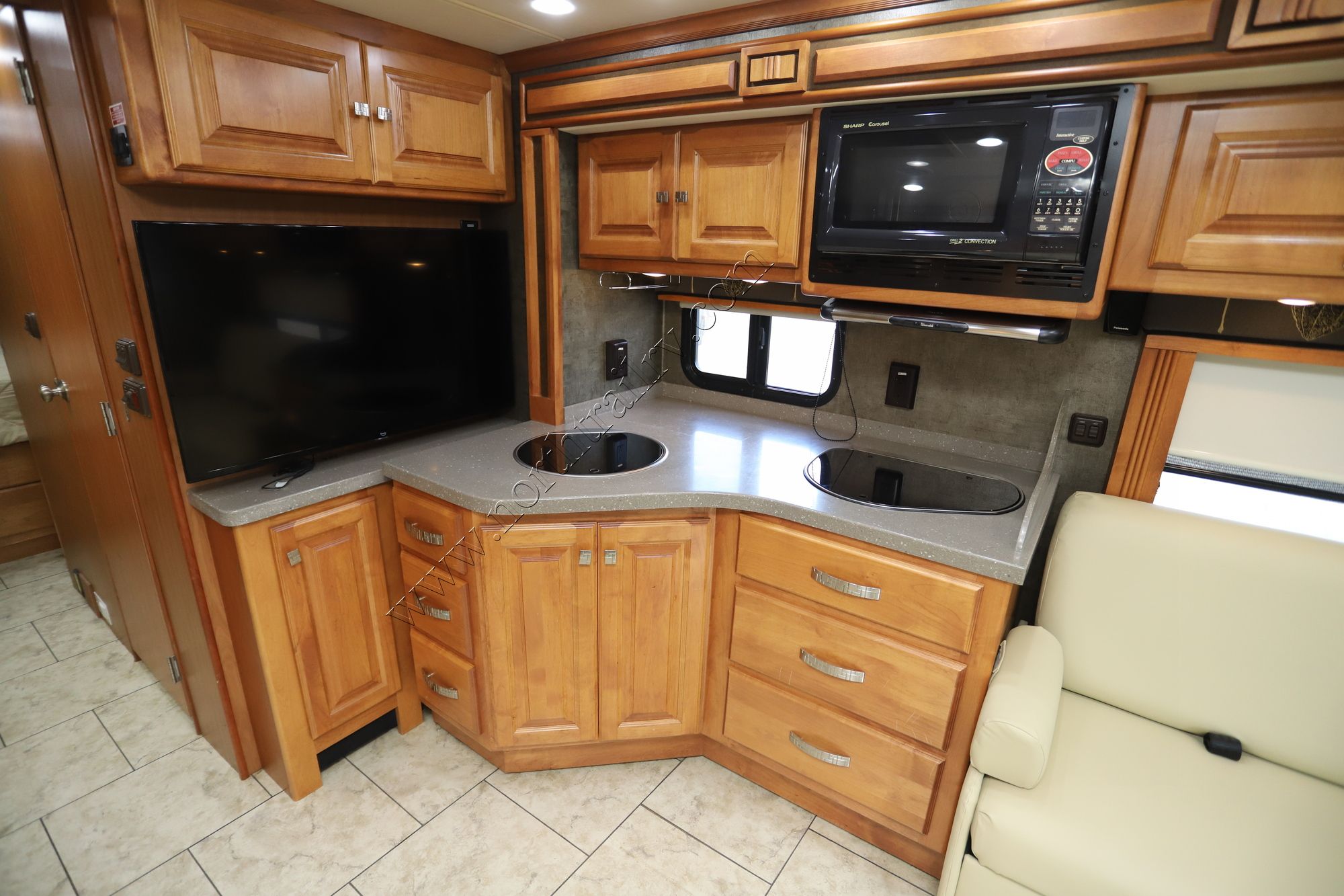 Used 2011 Tiffin Motor Homes Breeze 32BR Class A  For Sale