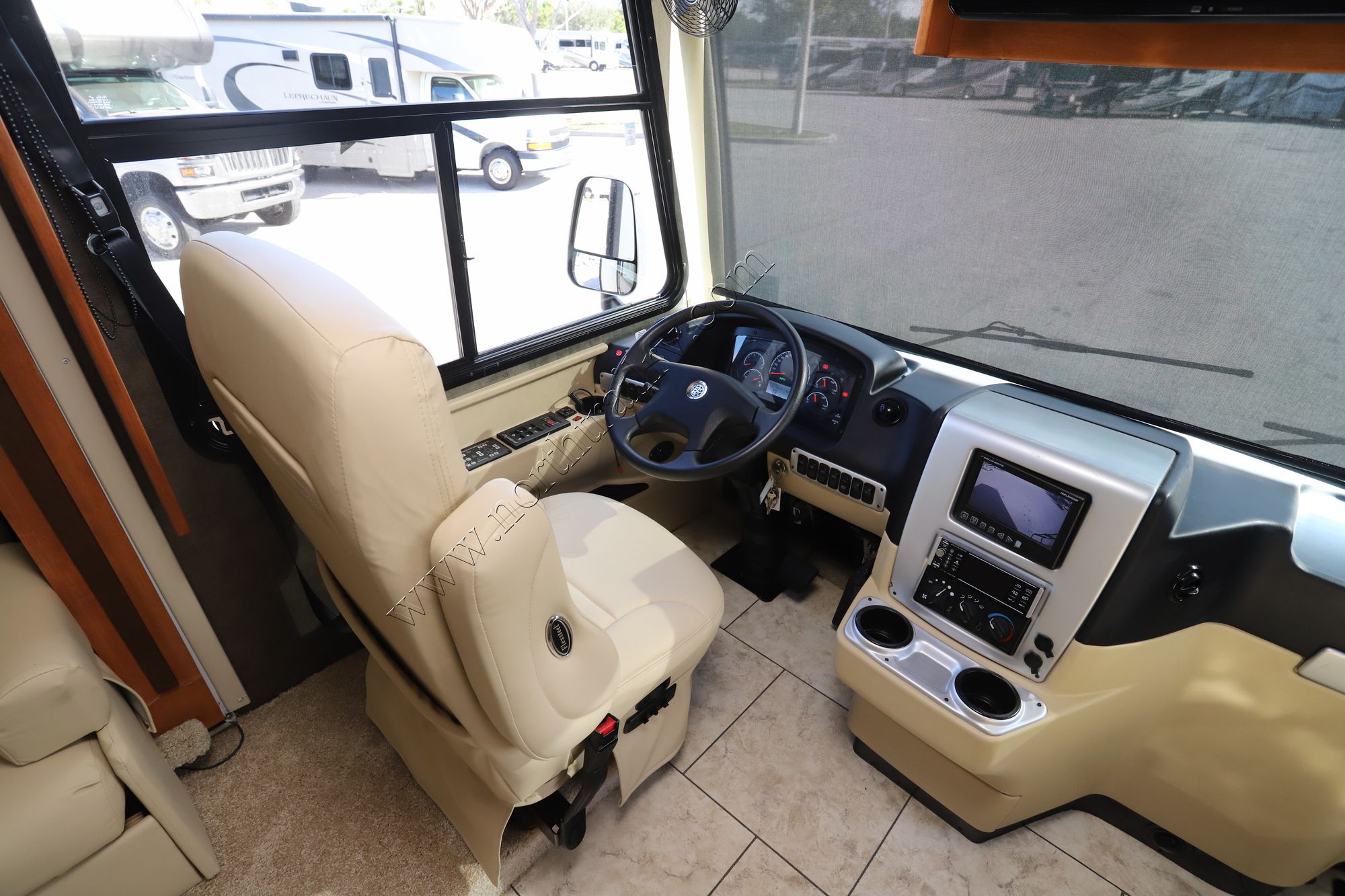 Used 2011 Tiffin Motor Homes Breeze 32BR Class A  For Sale