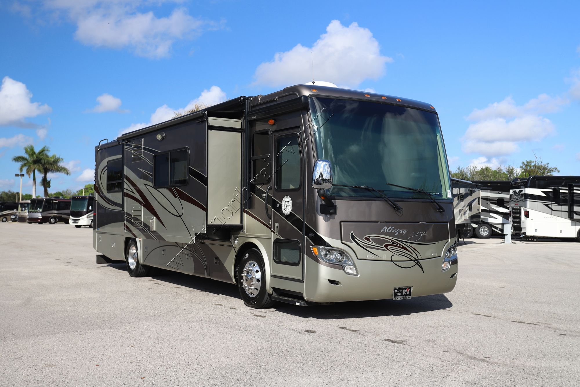 Used 2011 Tiffin Motor Homes Breeze 32BR Class A  For Sale