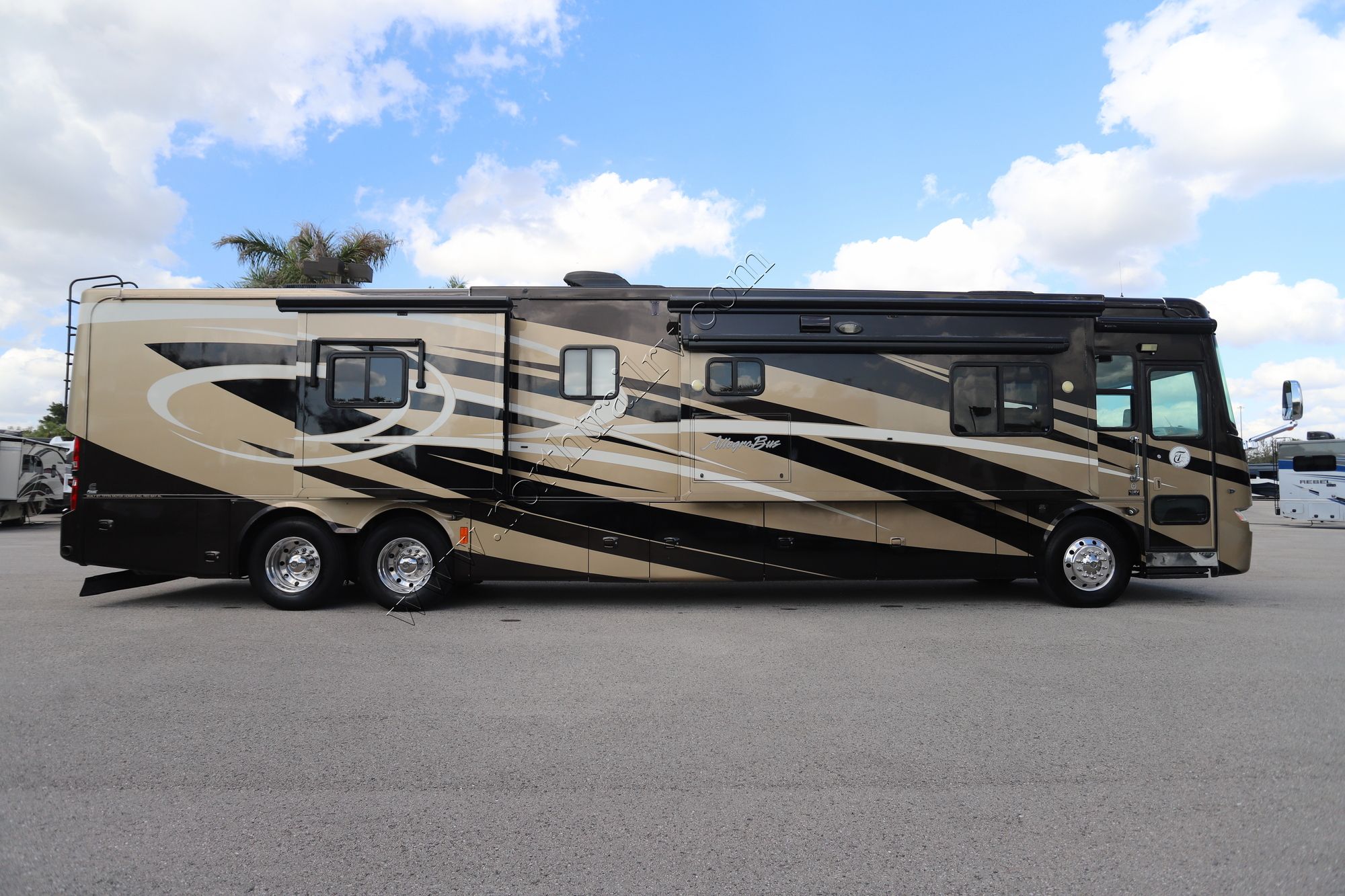 Used 2010 Tiffin Motor Homes Allegro Bus 43QGP Class A  For Sale