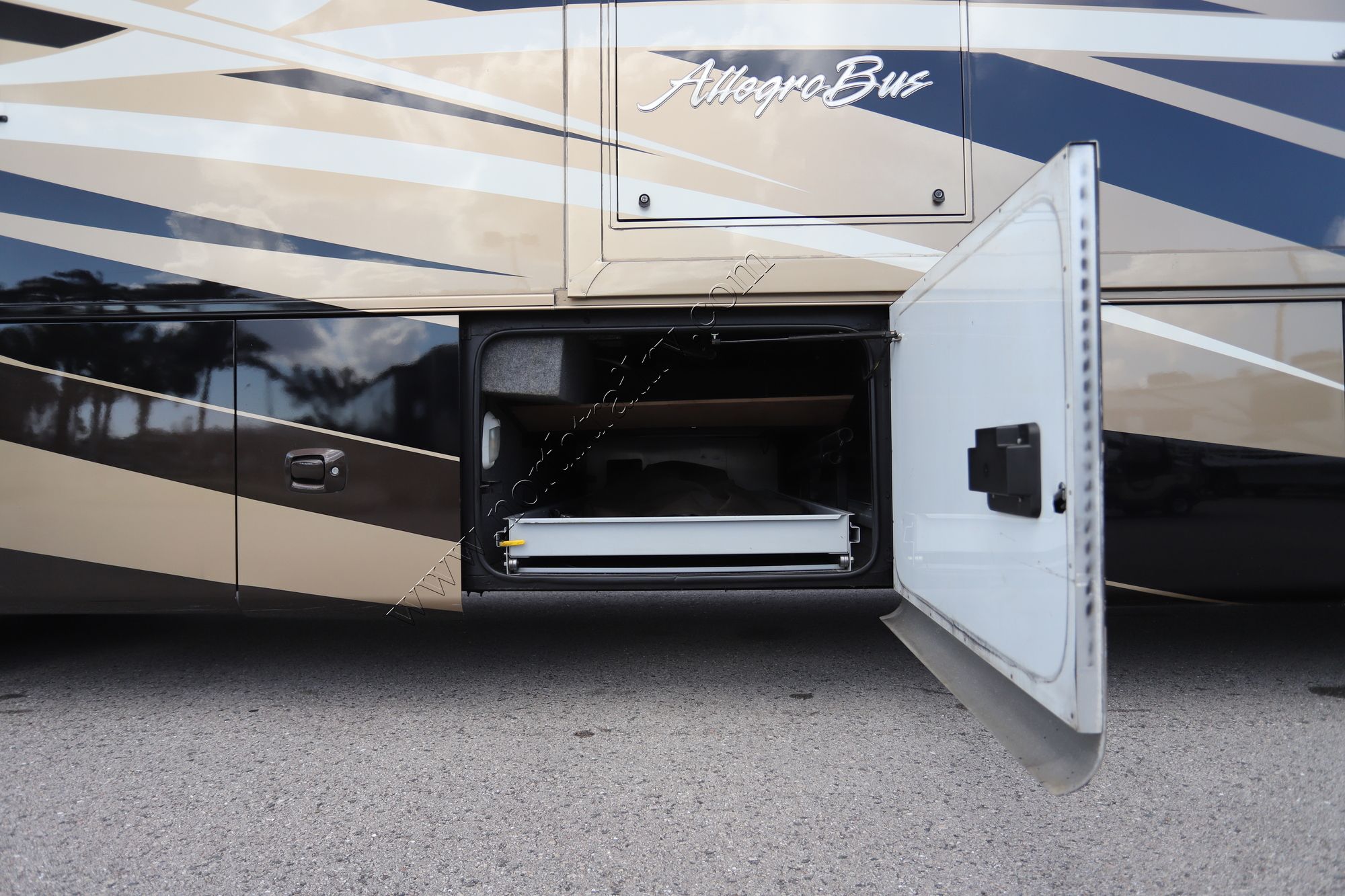 Used 2010 Tiffin Motor Homes Allegro Bus 43QGP Class A  For Sale