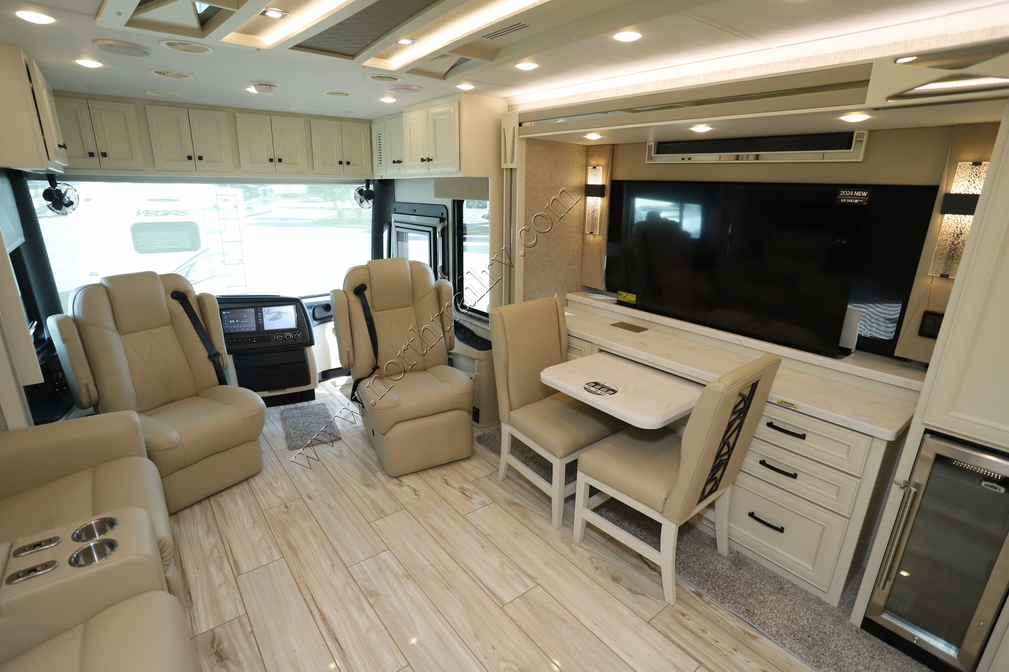 New 2025 Tiffin Motor Homes Allegro Bus 35CP Class A  For Sale