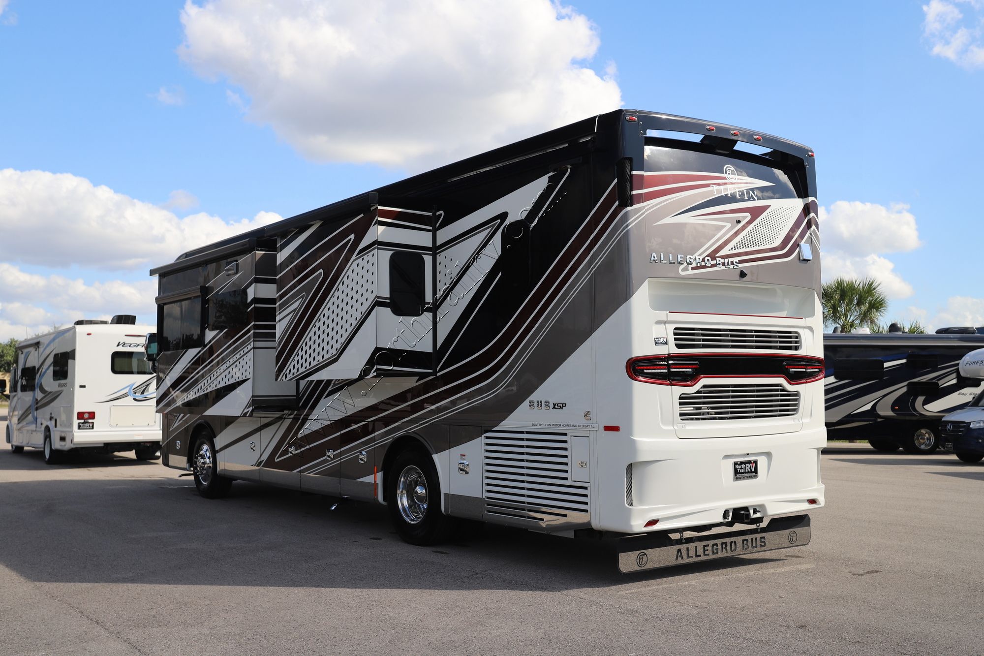 New 2025 Tiffin Motor Homes Allegro Bus 35CP Class A  For Sale