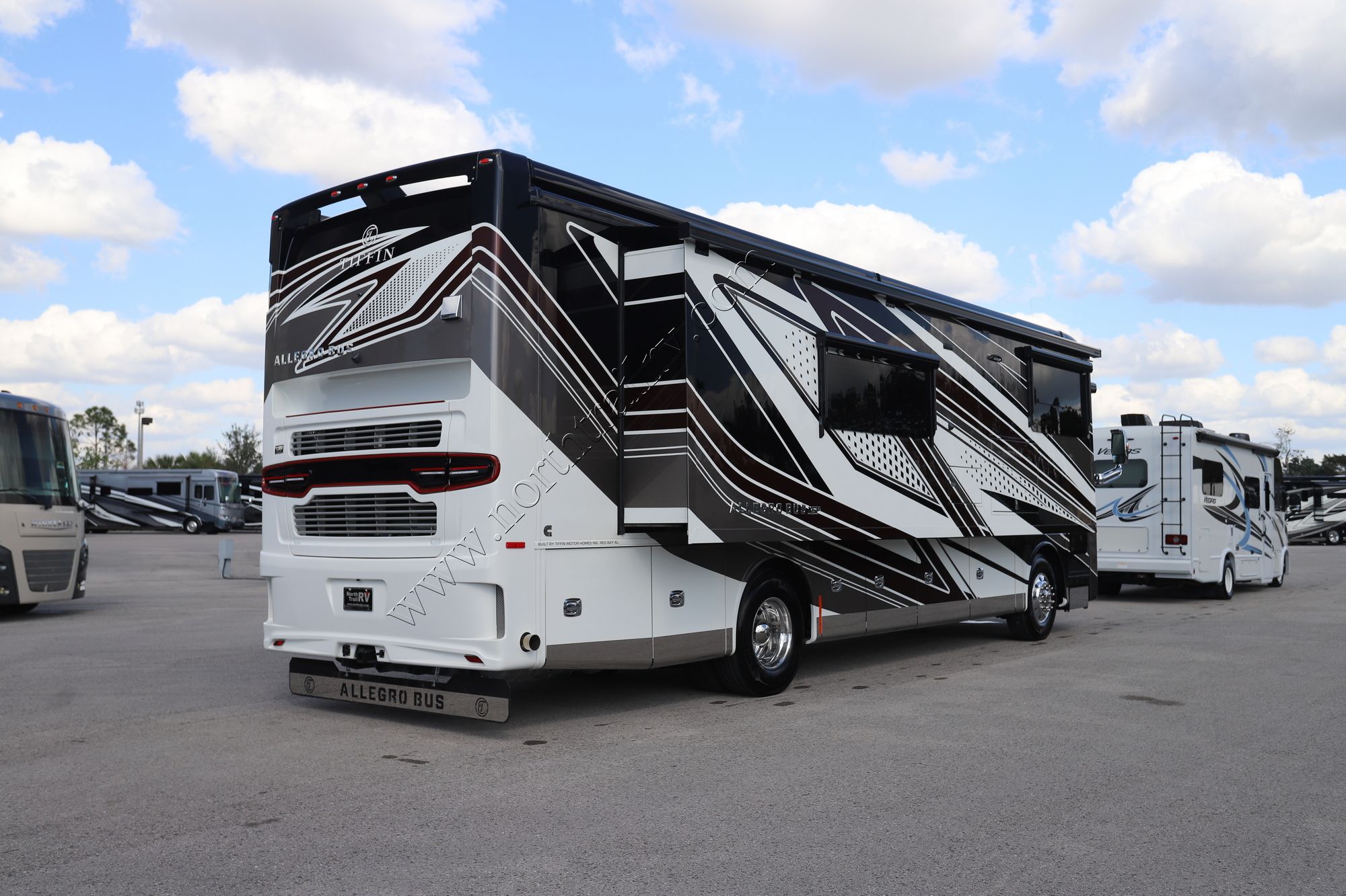 New 2025 Tiffin Motor Homes Allegro Bus 35CP Class A  For Sale