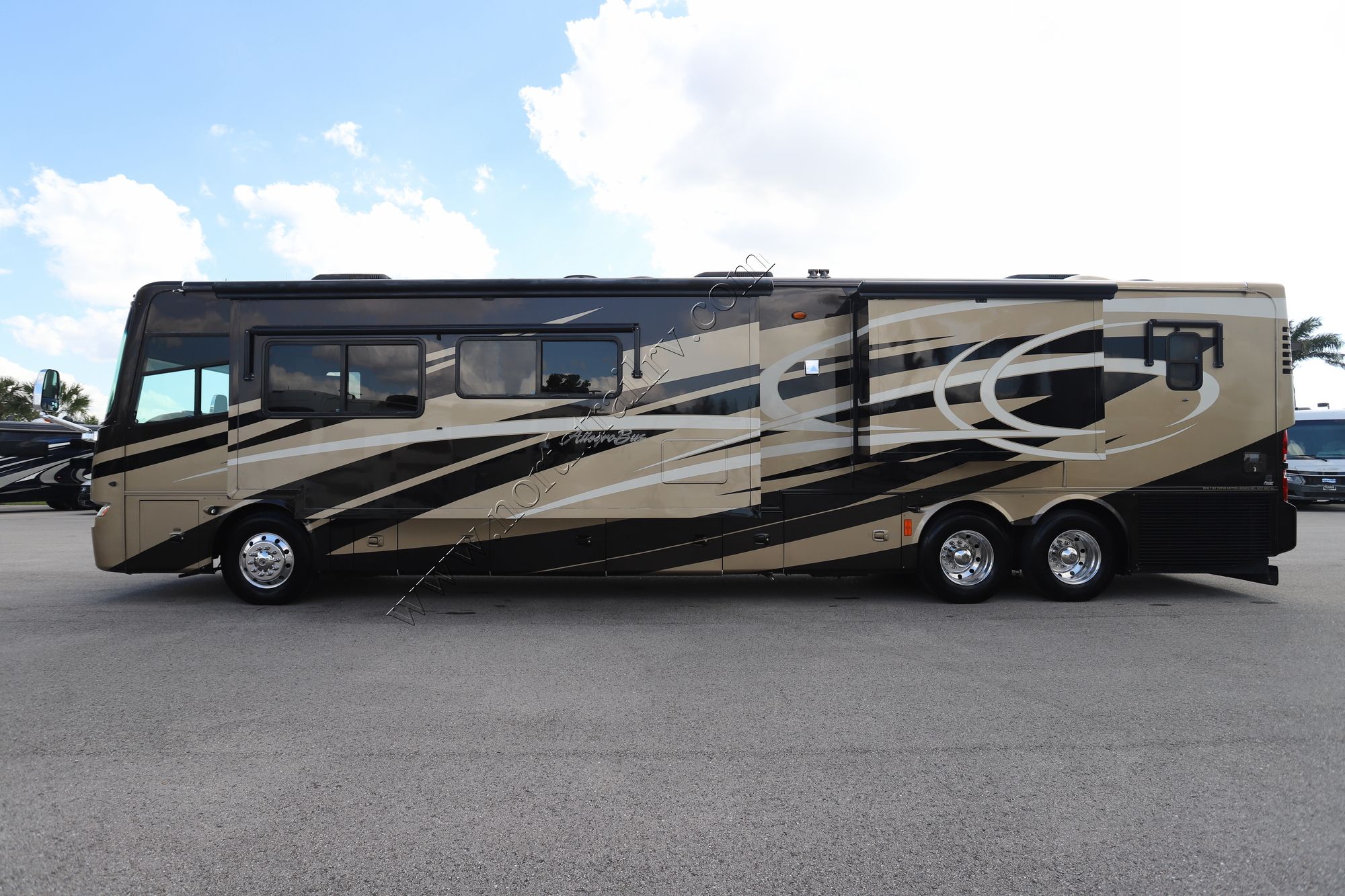 Used 2010 Tiffin Motor Homes Allegro Bus 43QGP Class A  For Sale