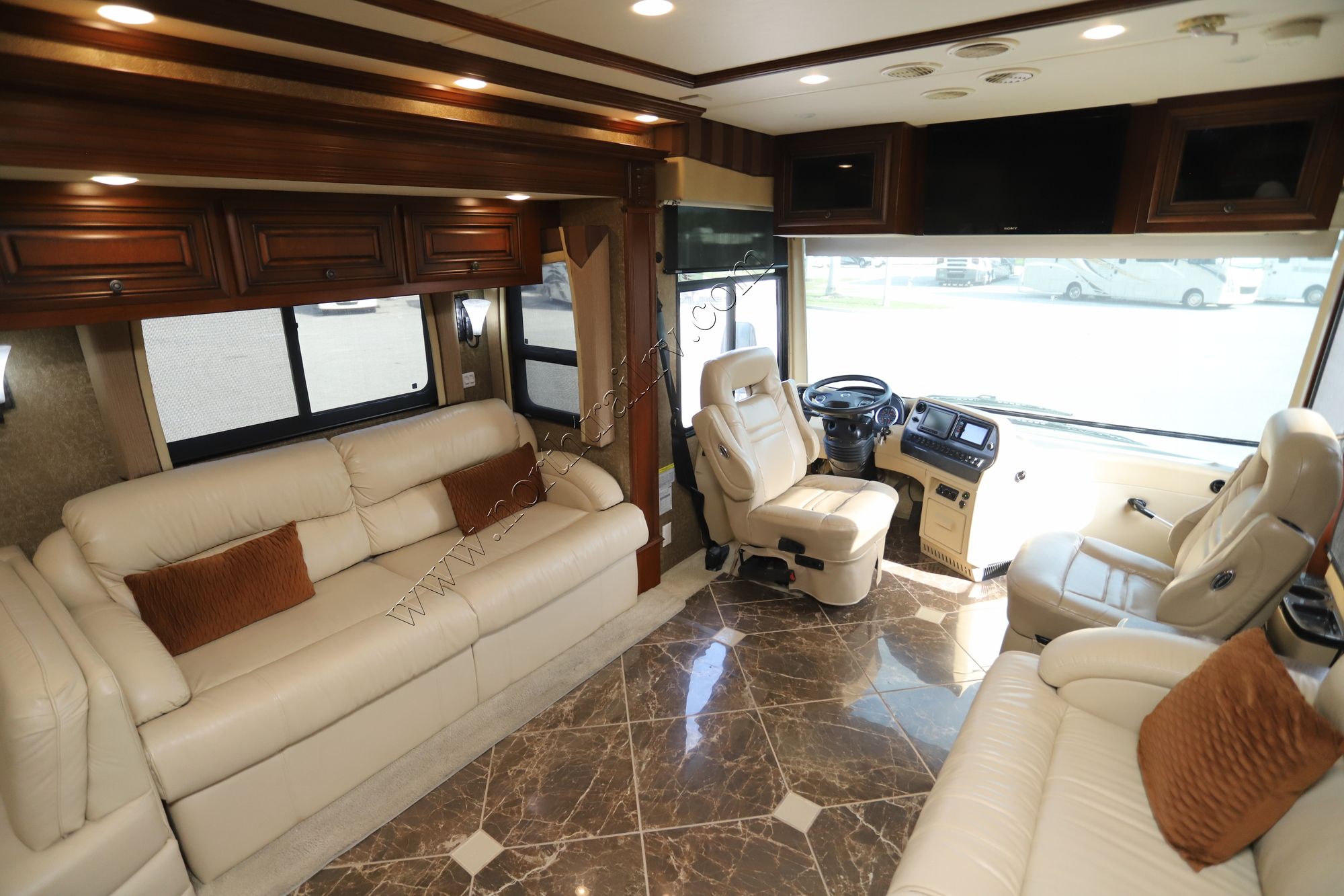 Used 2013 Newmar Dutch Star 4344 Class A  For Sale