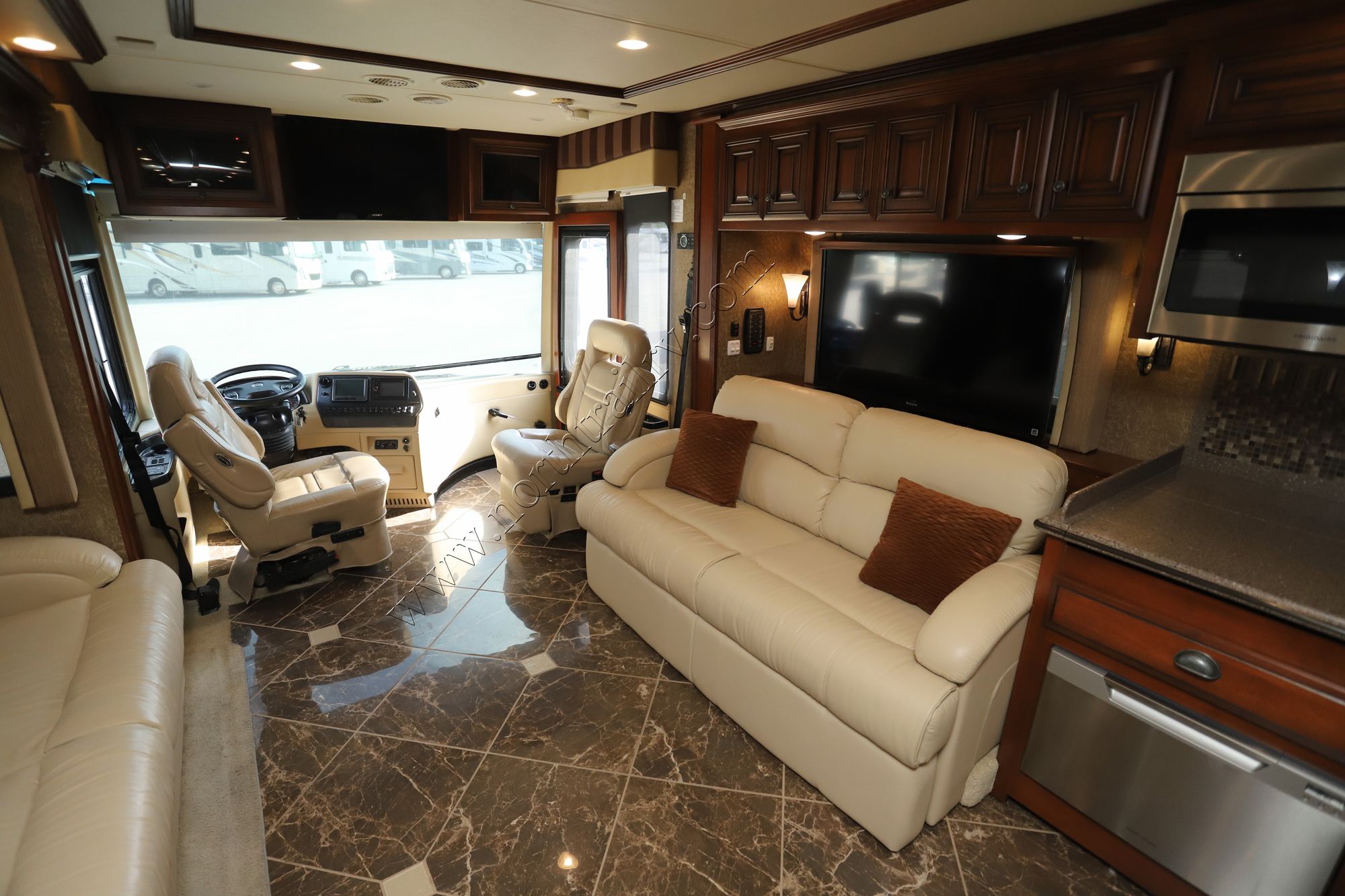 Used 2013 Newmar Dutch Star 4344 Class A  For Sale