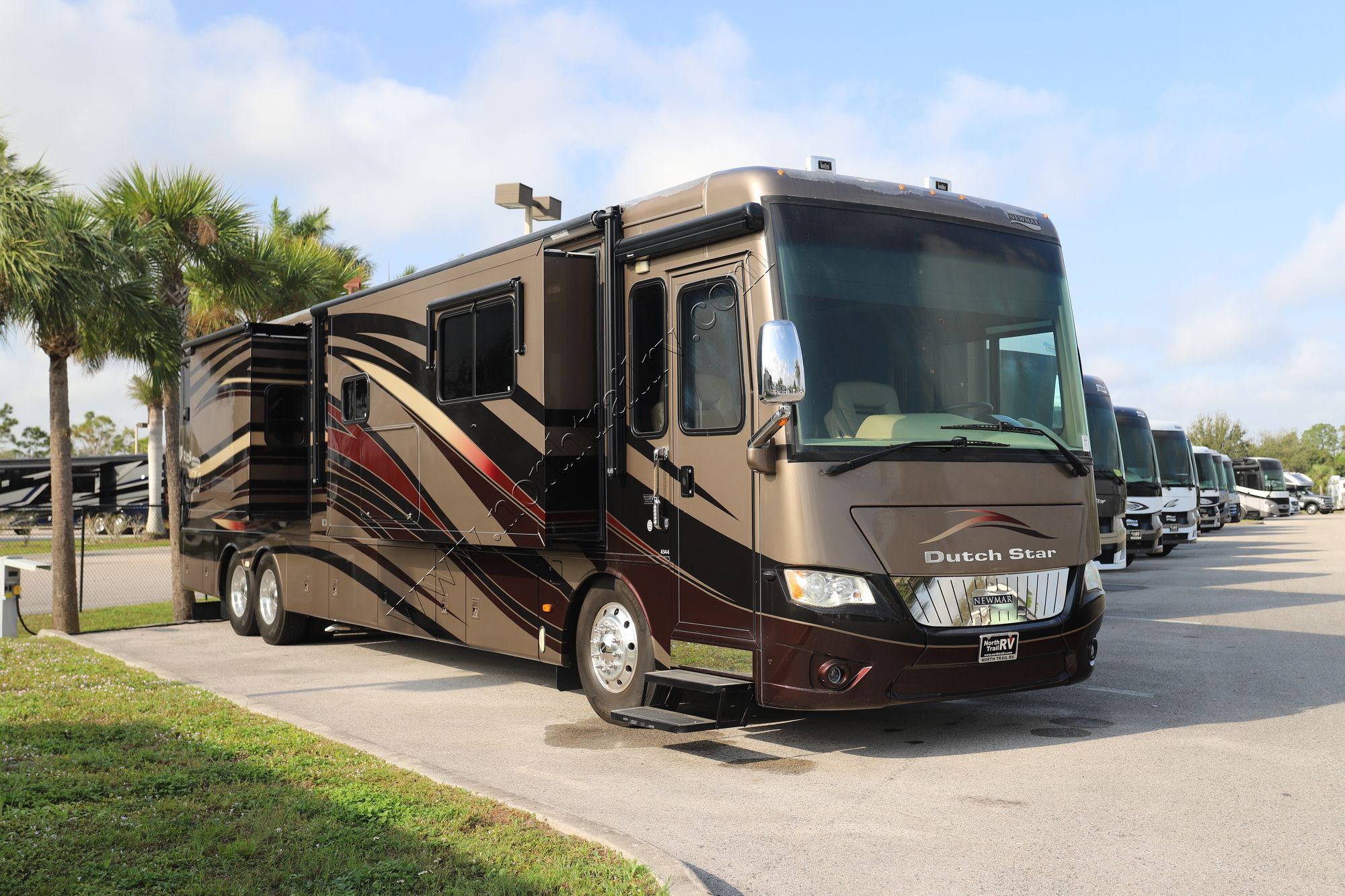 Used 2013 Newmar Dutch Star 4344 Class A  For Sale