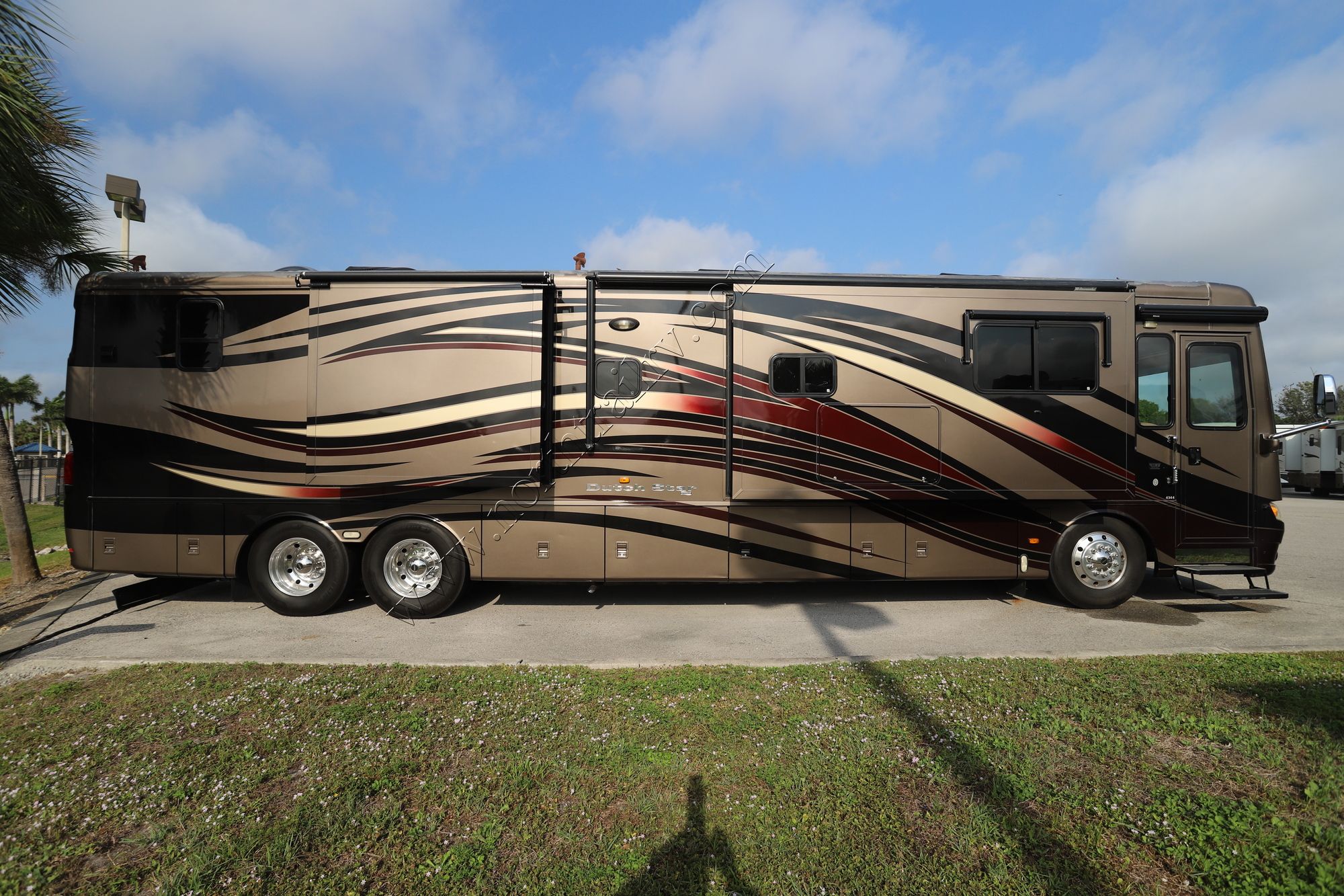 Used 2013 Newmar Dutch Star 4344 Class A  For Sale