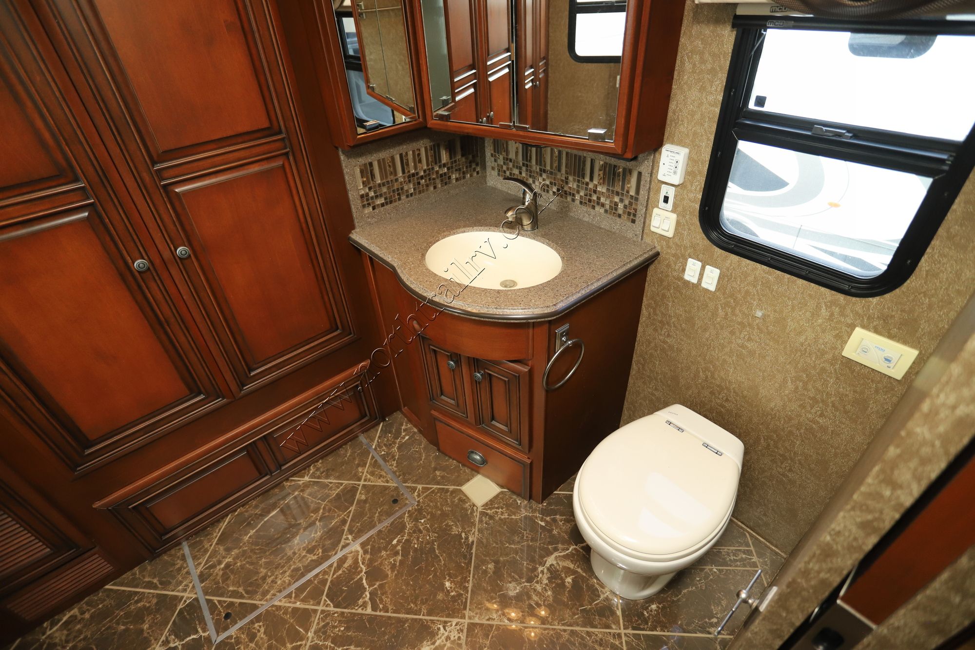 Used 2013 Newmar Dutch Star 4344 Class A  For Sale