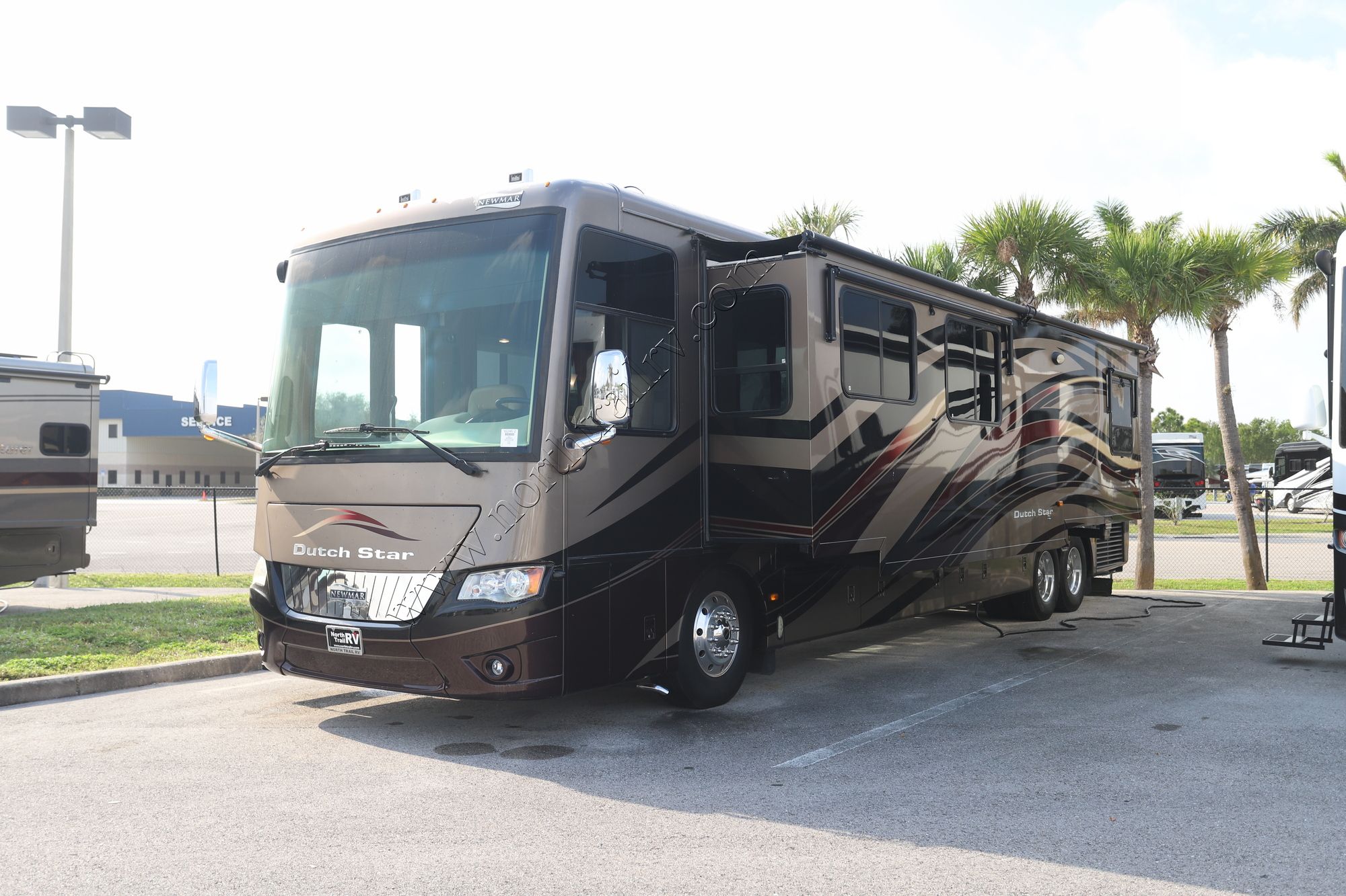 Used 2013 Newmar Dutch Star 4344 Class A  For Sale