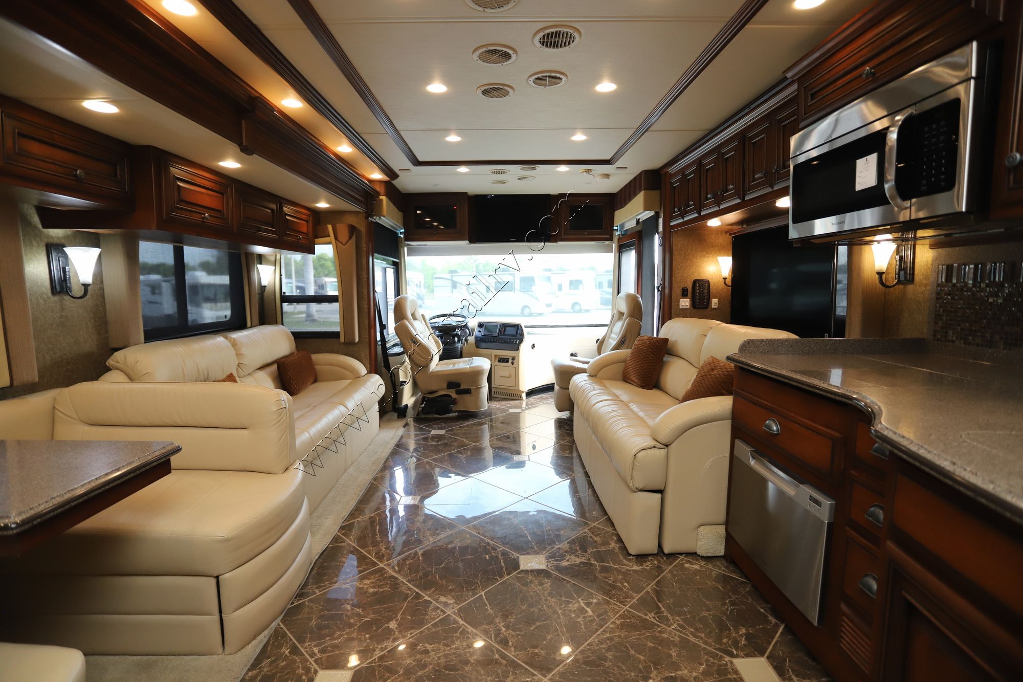 Used 2013 Newmar Dutch Star 4344 Class A  For Sale