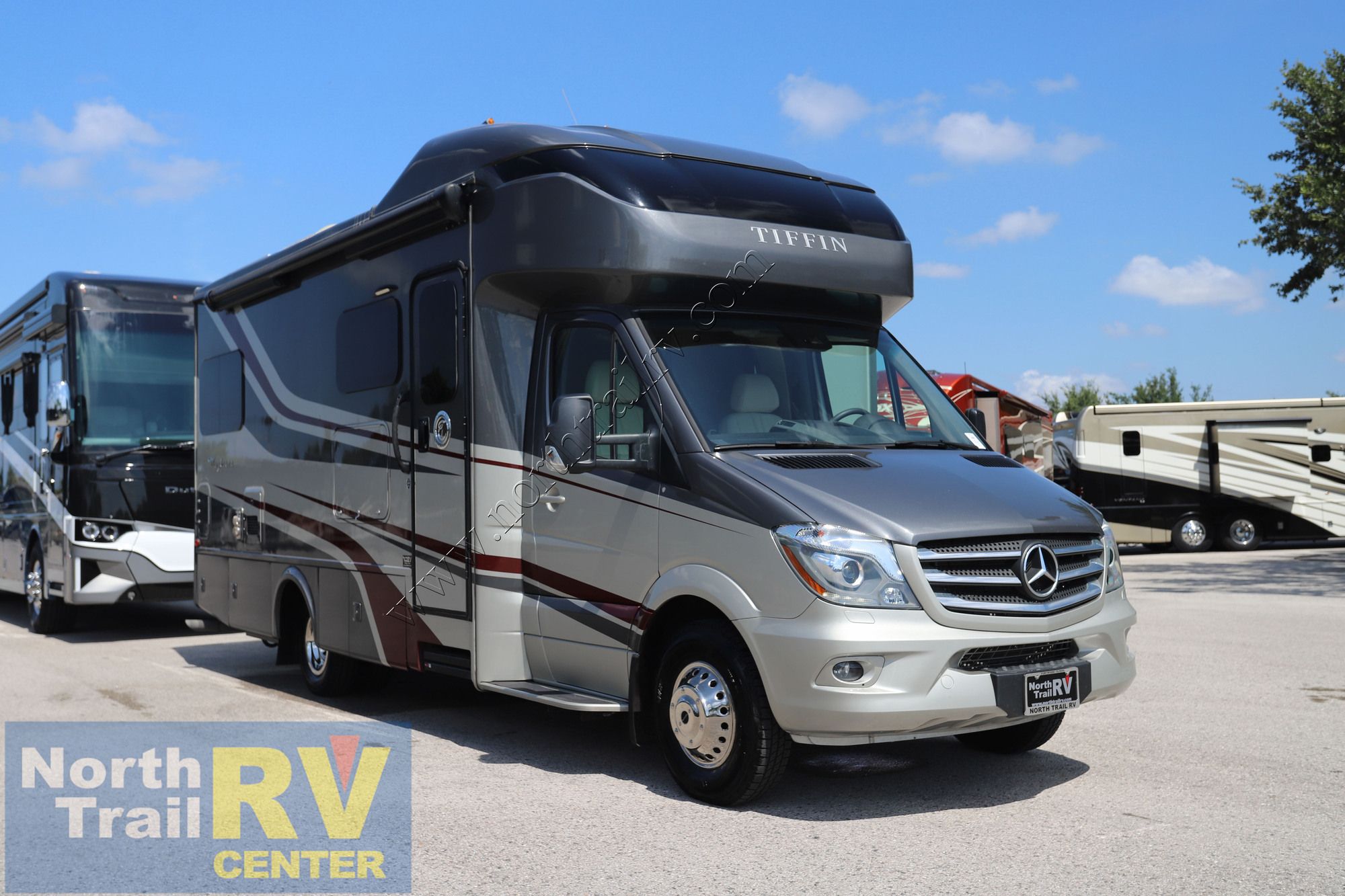 Used 2019 Tiffin Motor Homes Wayfarer 24TW Class C  For Sale