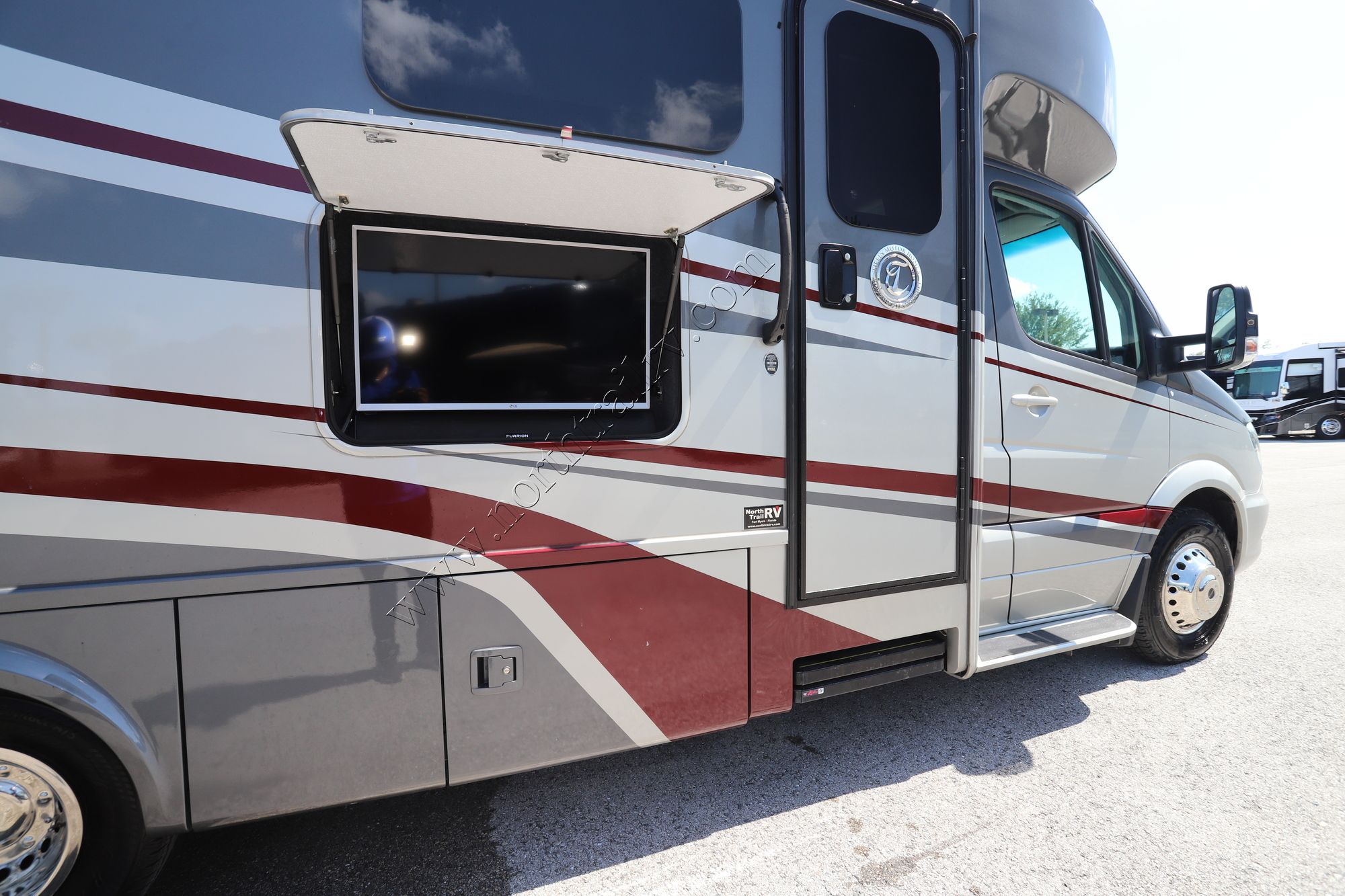 Used 2019 Tiffin Motor Homes Wayfarer 24TW Class C  For Sale