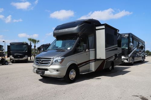 2019 Tiffin Motor Homes Wayfarer 24TW