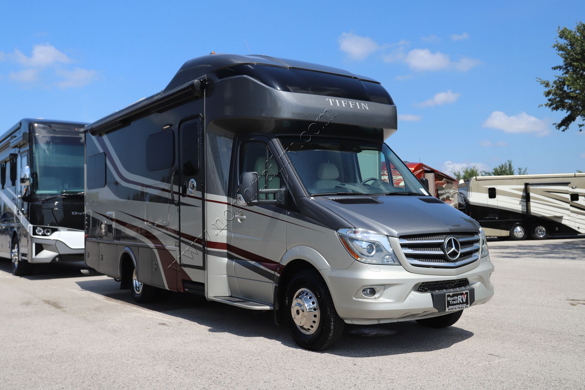 Used 2019 Tiffin Motor Homes Wayfarer 24TW Class C  For Sale